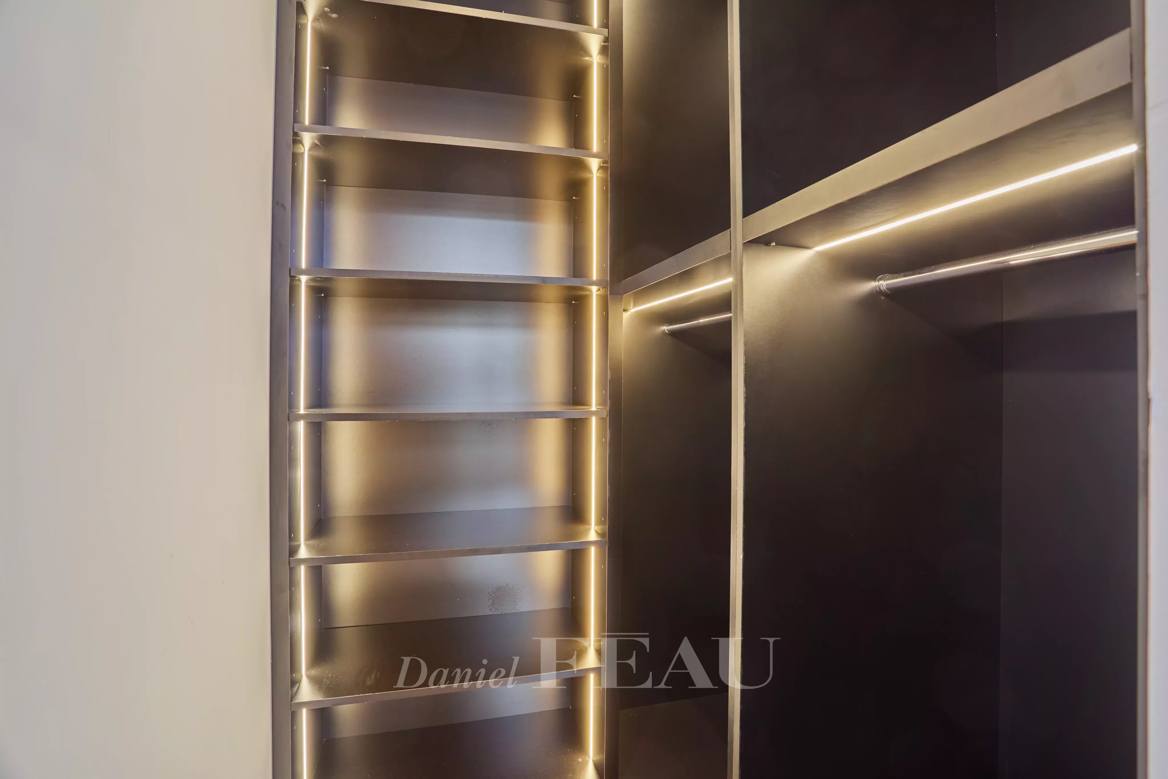 Sale Apartment Paris 17th