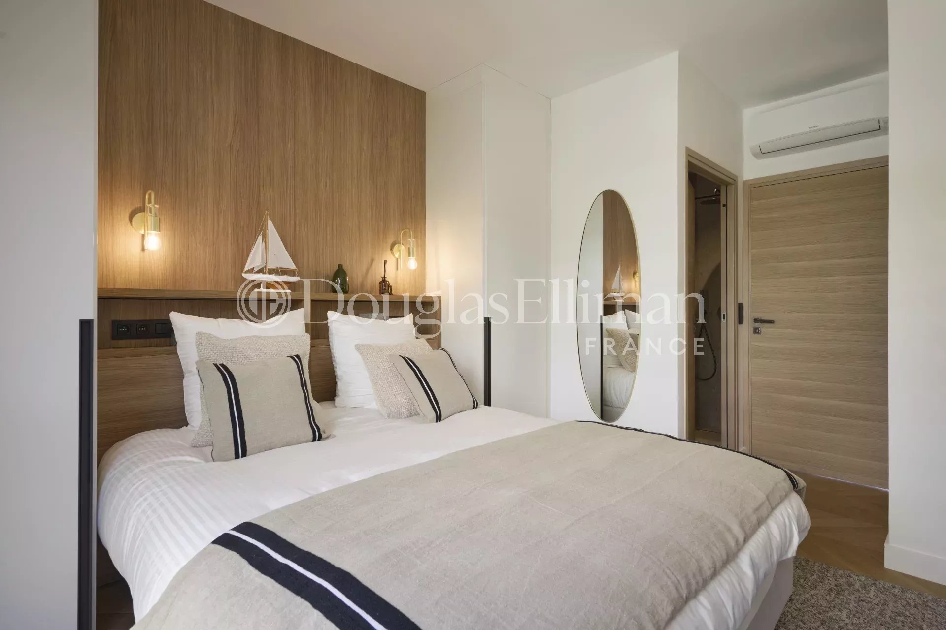 CANNES BASSE CALIFORNIE – 3 pièces rénové en dernier étage - Image nᵒ2