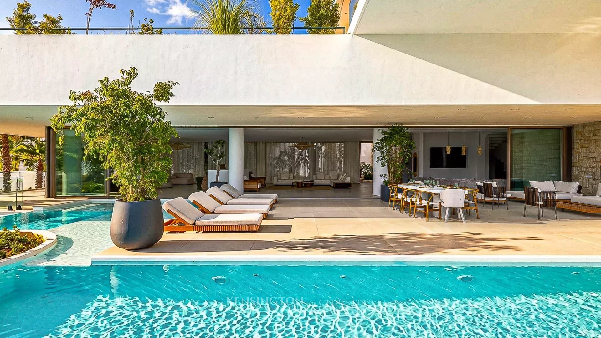 9 Bedroom Villa/Townhouse's Image 6