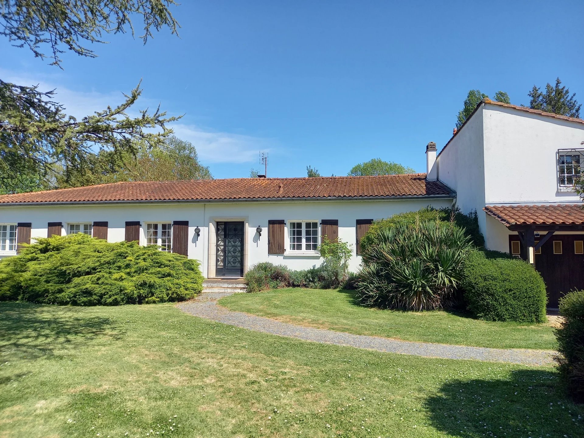 Sale House Aigre