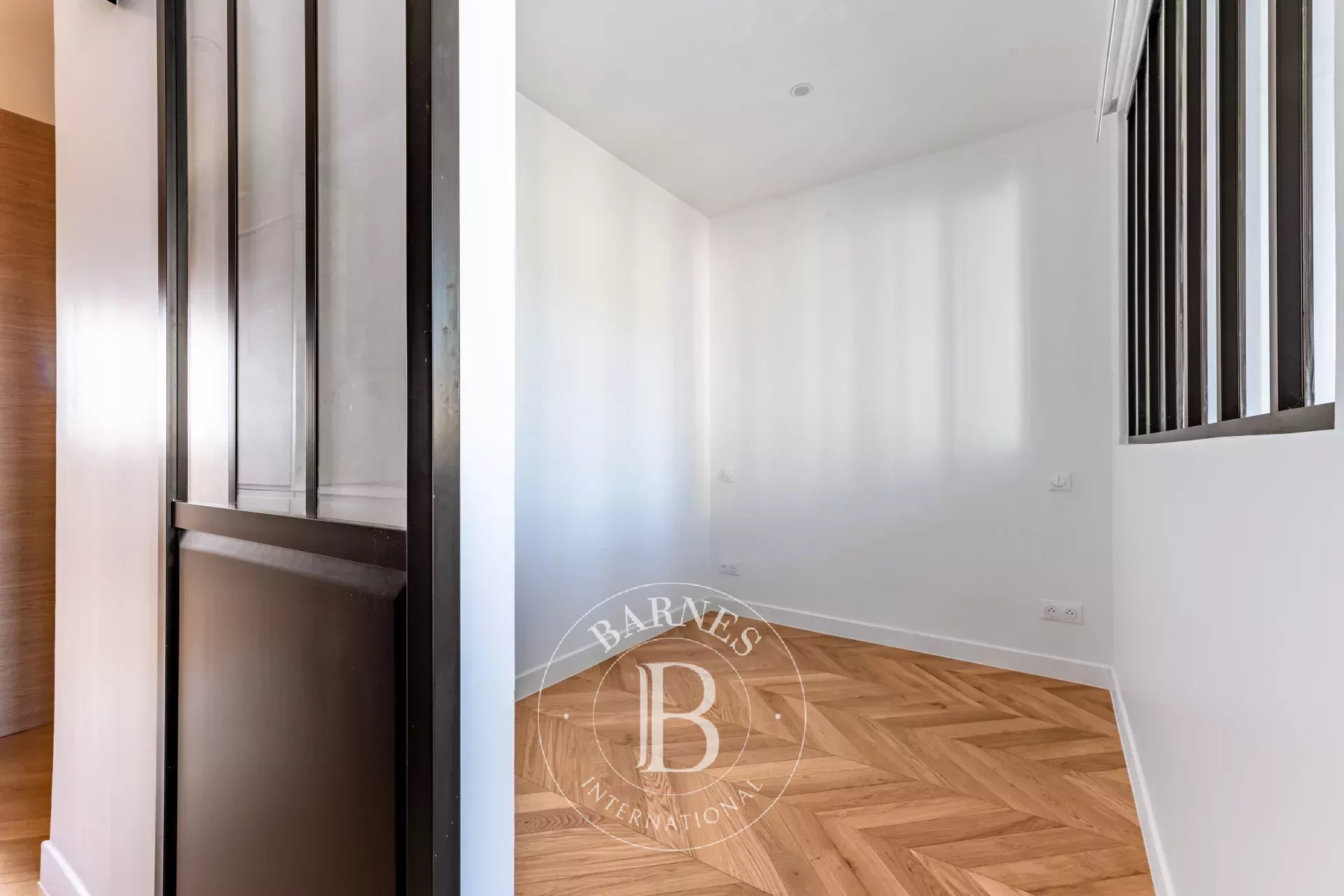 Daire Paris 8ème - picture 6