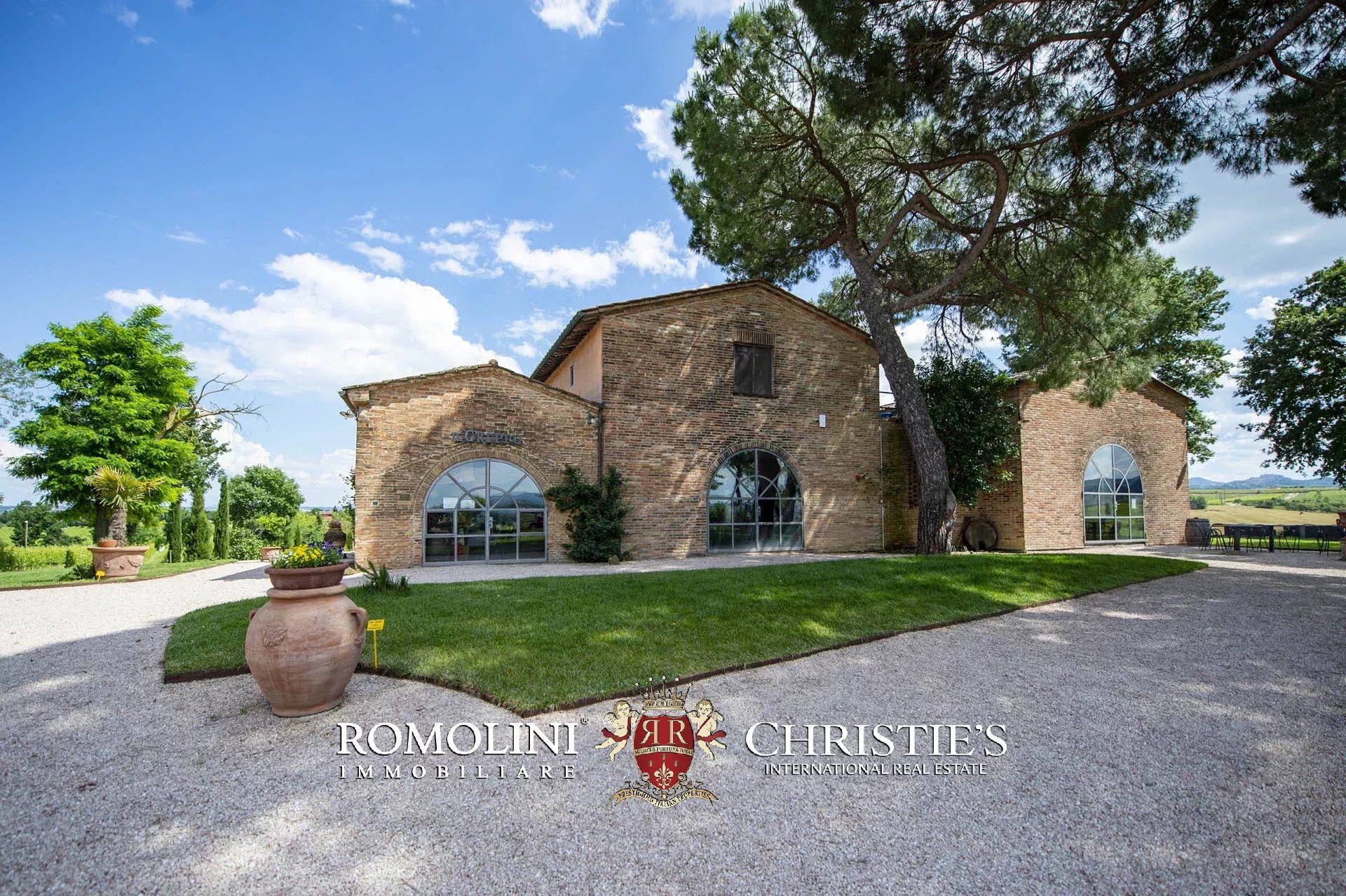 34 Bedroom Vineyard's Image 3