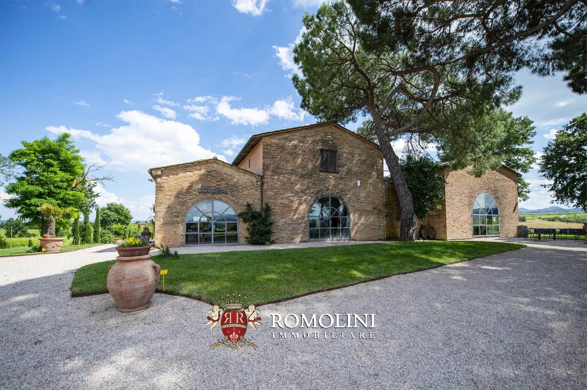 34 Bedroom Vineyard's Image 3