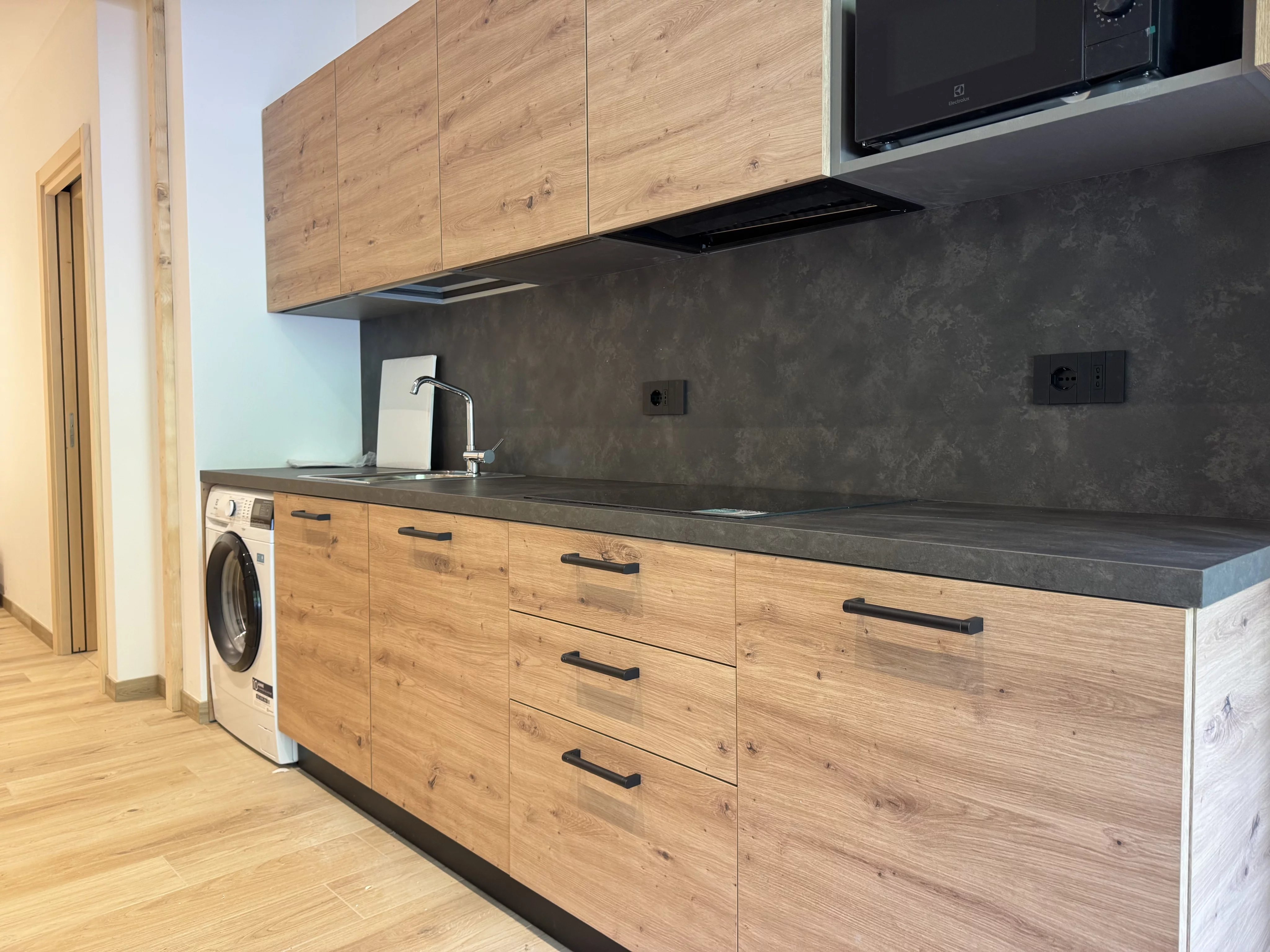 NEW STUDIO APARTMENT WITH PARKING SPACE — photo 6