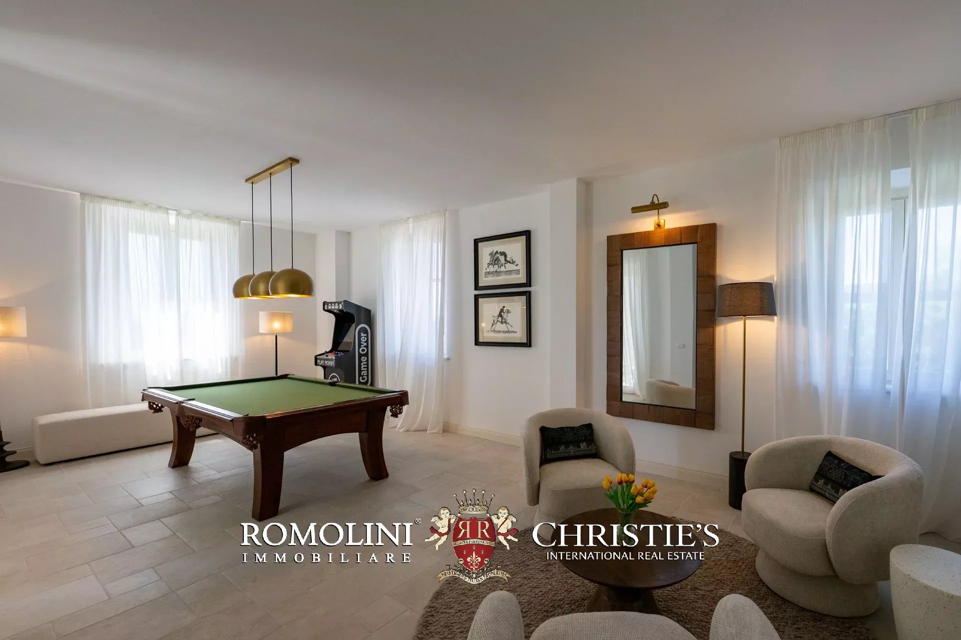 6 Bedroom Villa/Townhouse's Image 30
