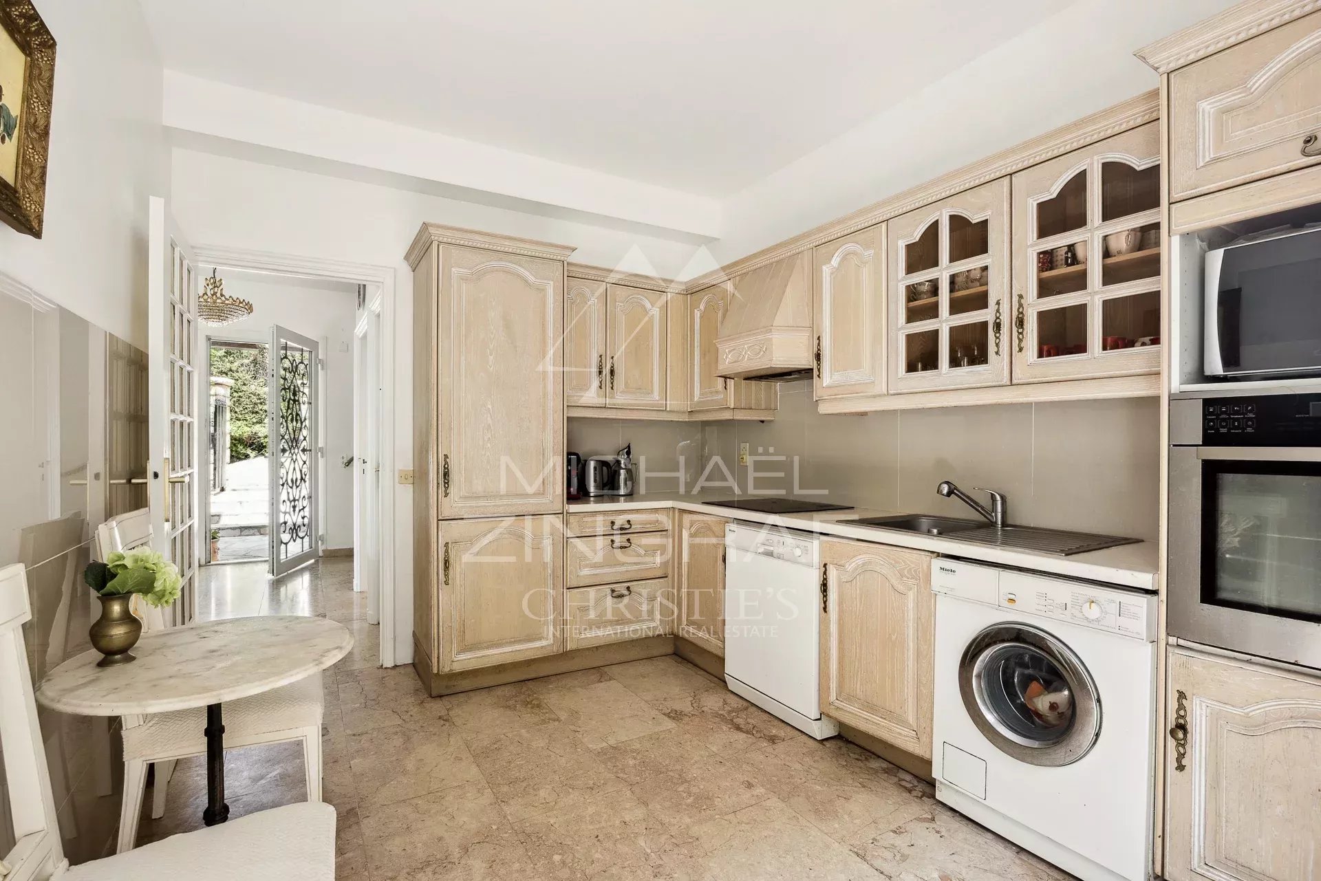 4 Bedroom Villa/Townhouse's Image 3
