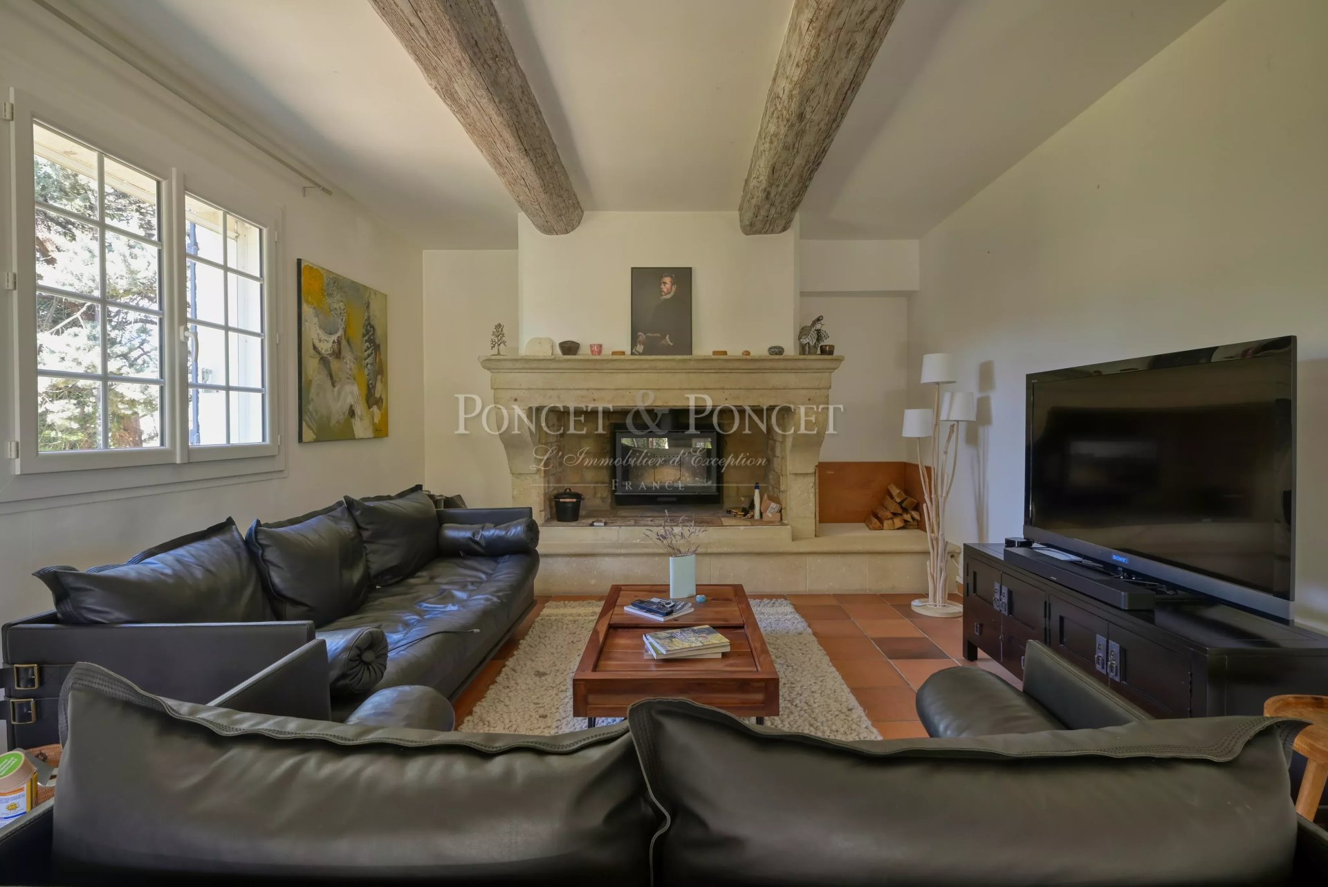 6 Bedroom Villa/Townhouse's Image 3