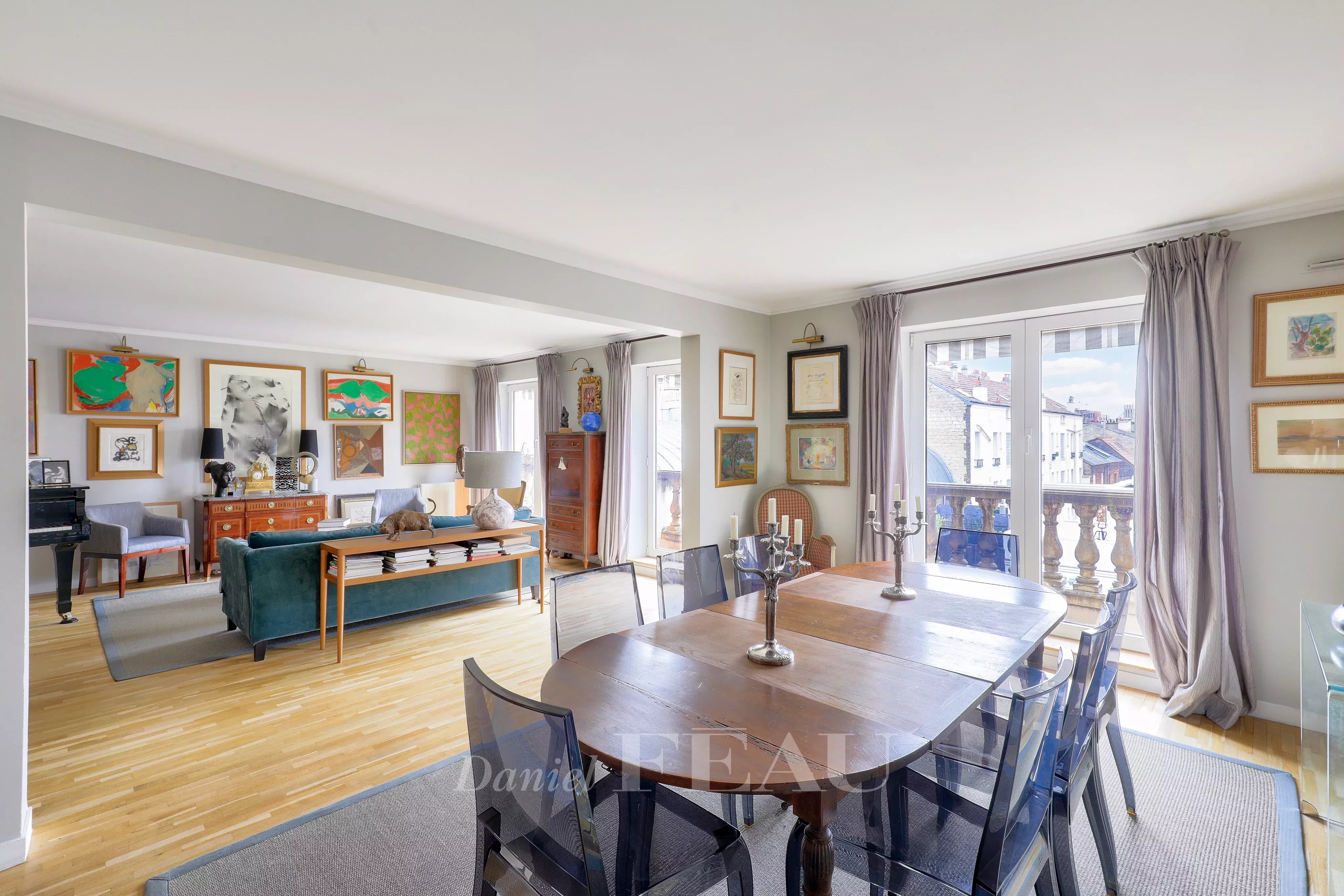 Suresnes - Centre-ville - Superbe duplex - 4 chambres, terrasse et rooftop.