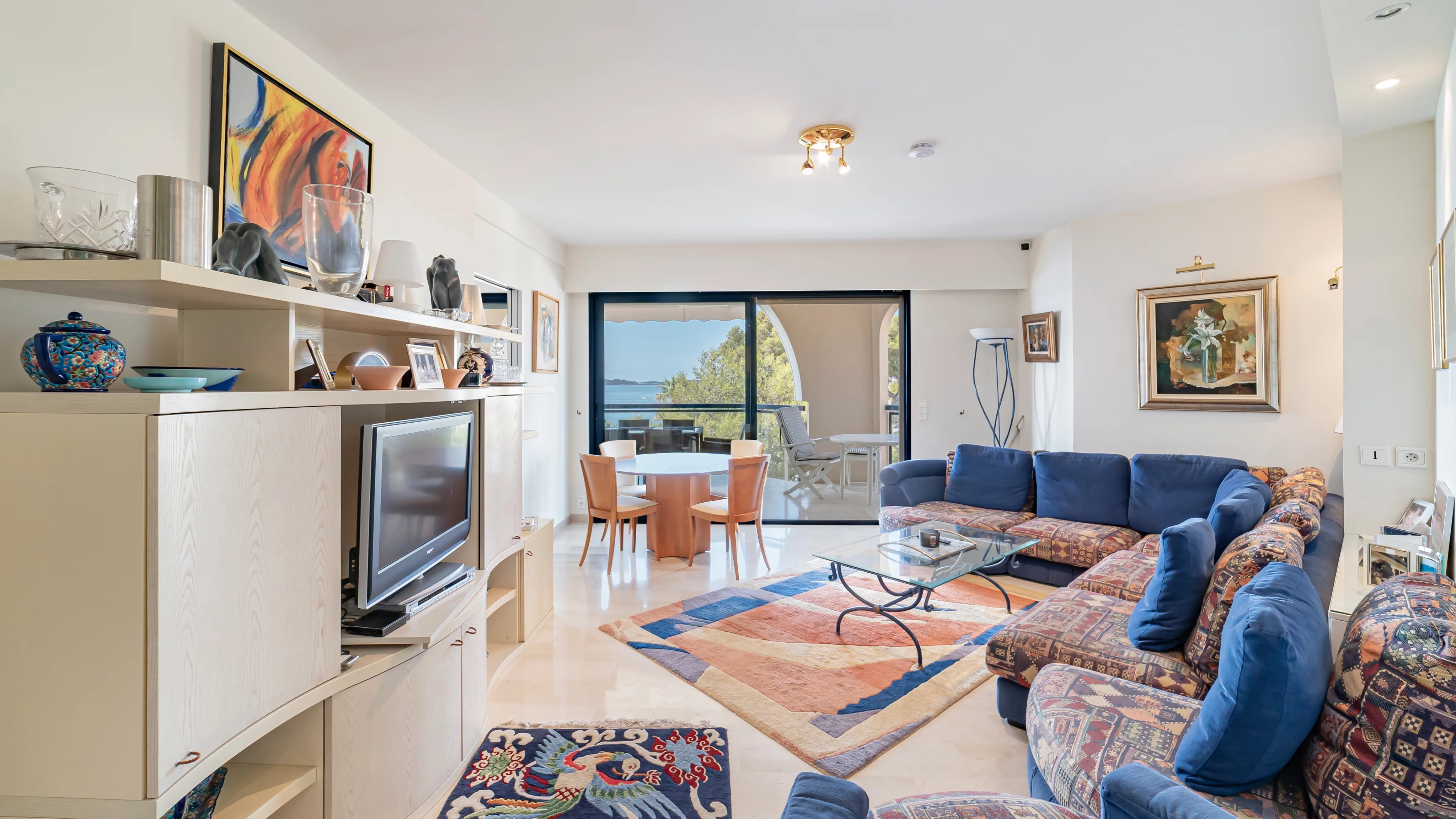 CANNES PALM BEACH Front de mer – Élégant appartement avec vue mer et grande terrasse en Exclusivité