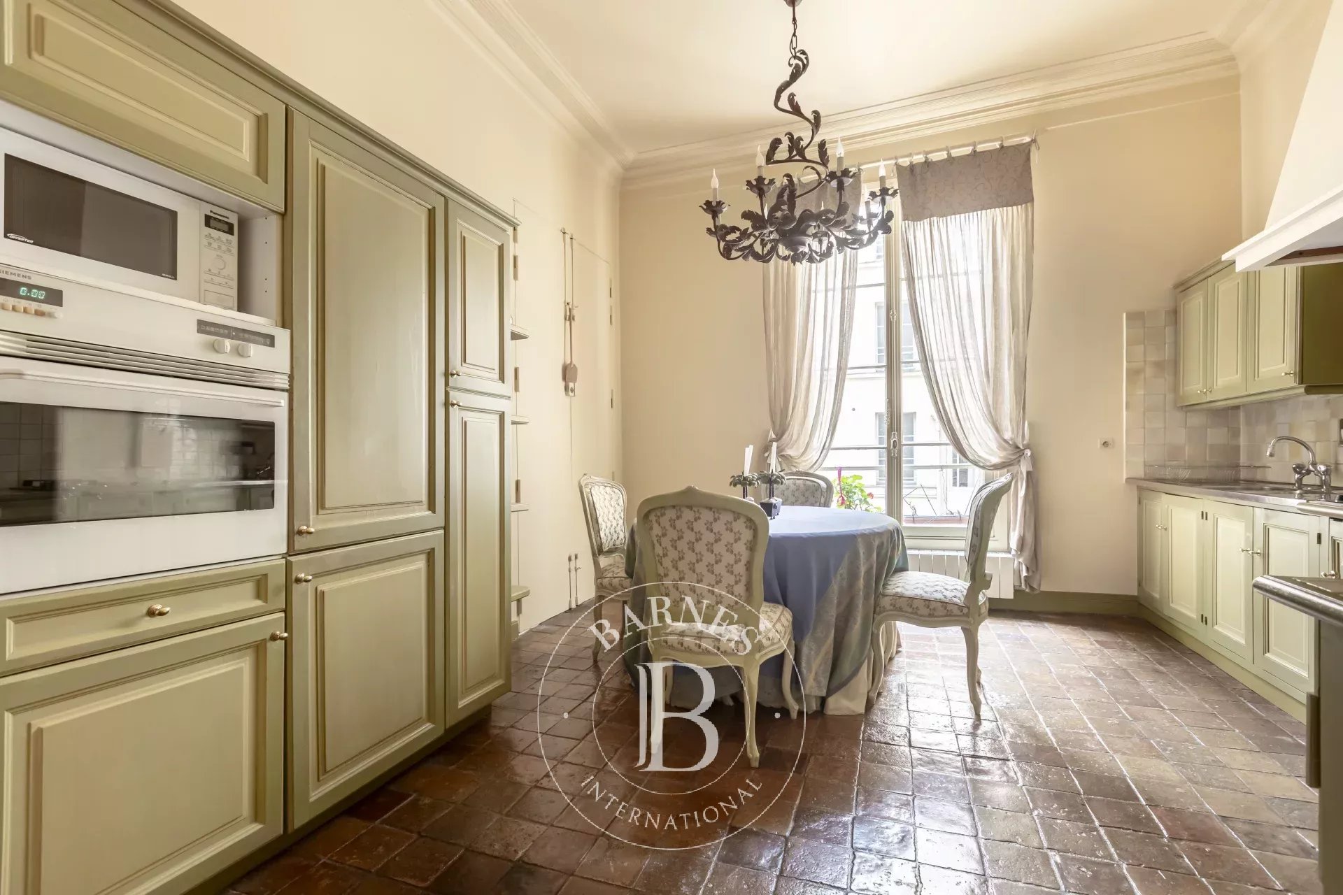 Daire Paris 8ème - picture 15