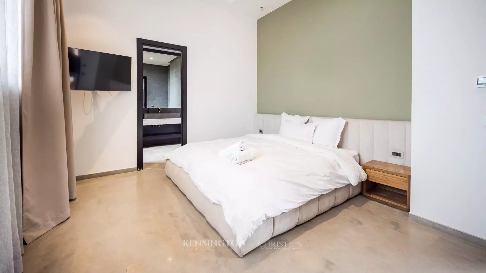 6 Bedroom Villa/Townhouse's Image 14