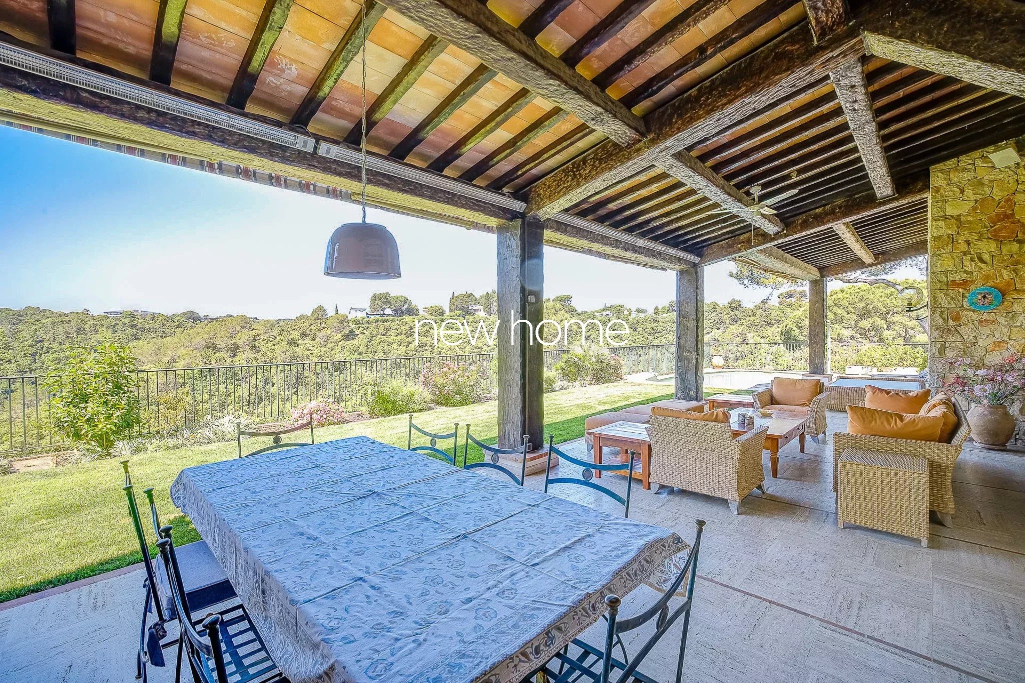 Villa dans un domaine prestigieux avec vue panoramique