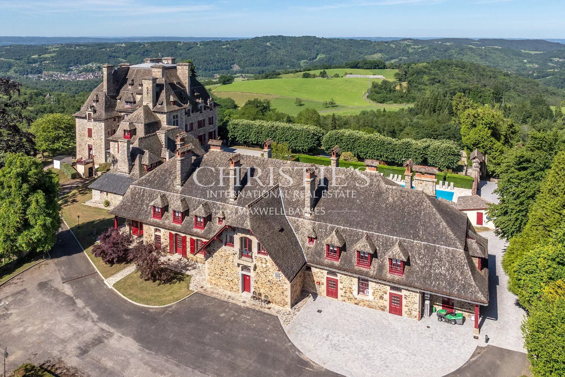 38 Bedroom Chateau's Image 130