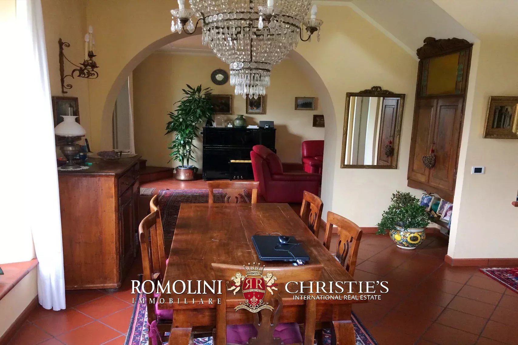 5 Bedroom Vineyard's Image 11