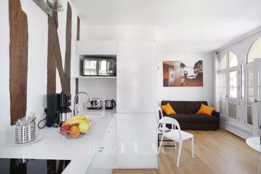 Rental Studio Paris 1st