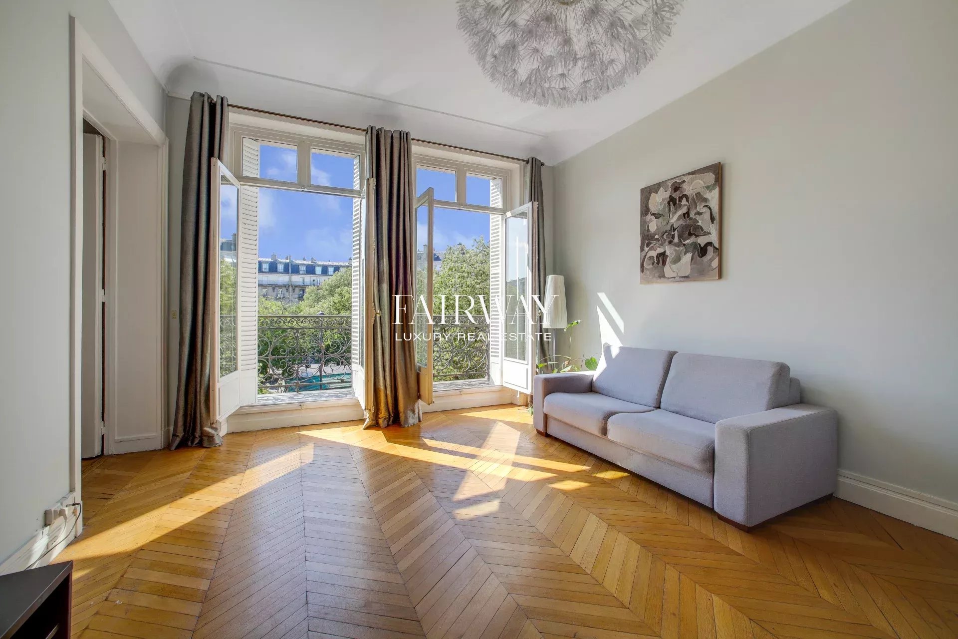 Appartement familial de standing de 213m² avec 5 chambres dans le 8ème arrondissement de Paris