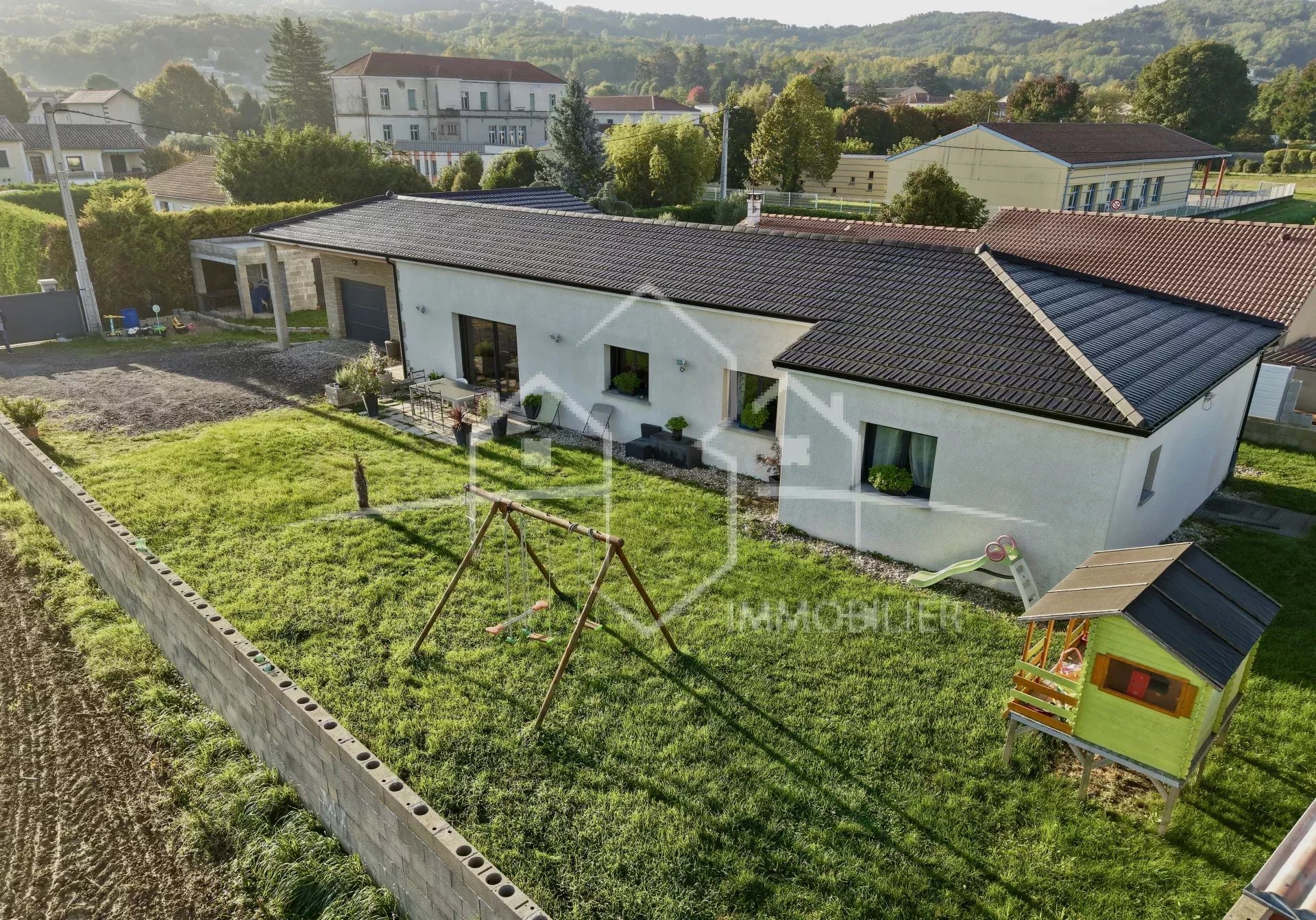 Maison récente  2017 de plain-pied 131m² hab, 4 chambres