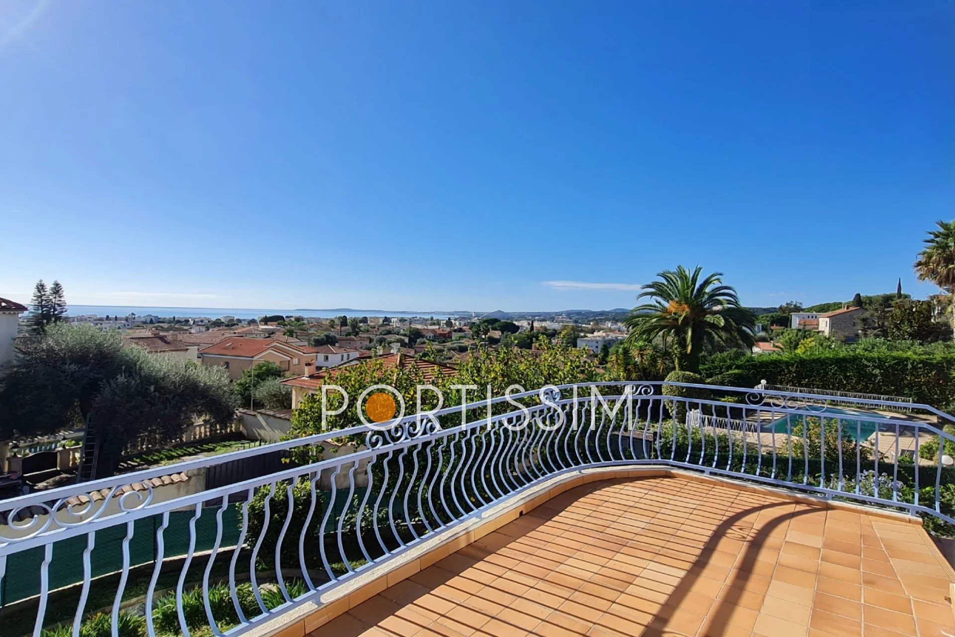 CAGNES SUR MER - COLLETTES - VILLA VUE MER - GARAGE