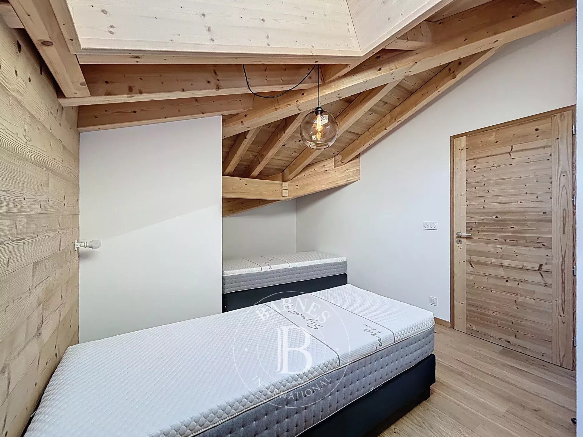 Photo of Les Gets – Spacious Family T6 Duplex – Direct Ski Access – Open Mountain Views