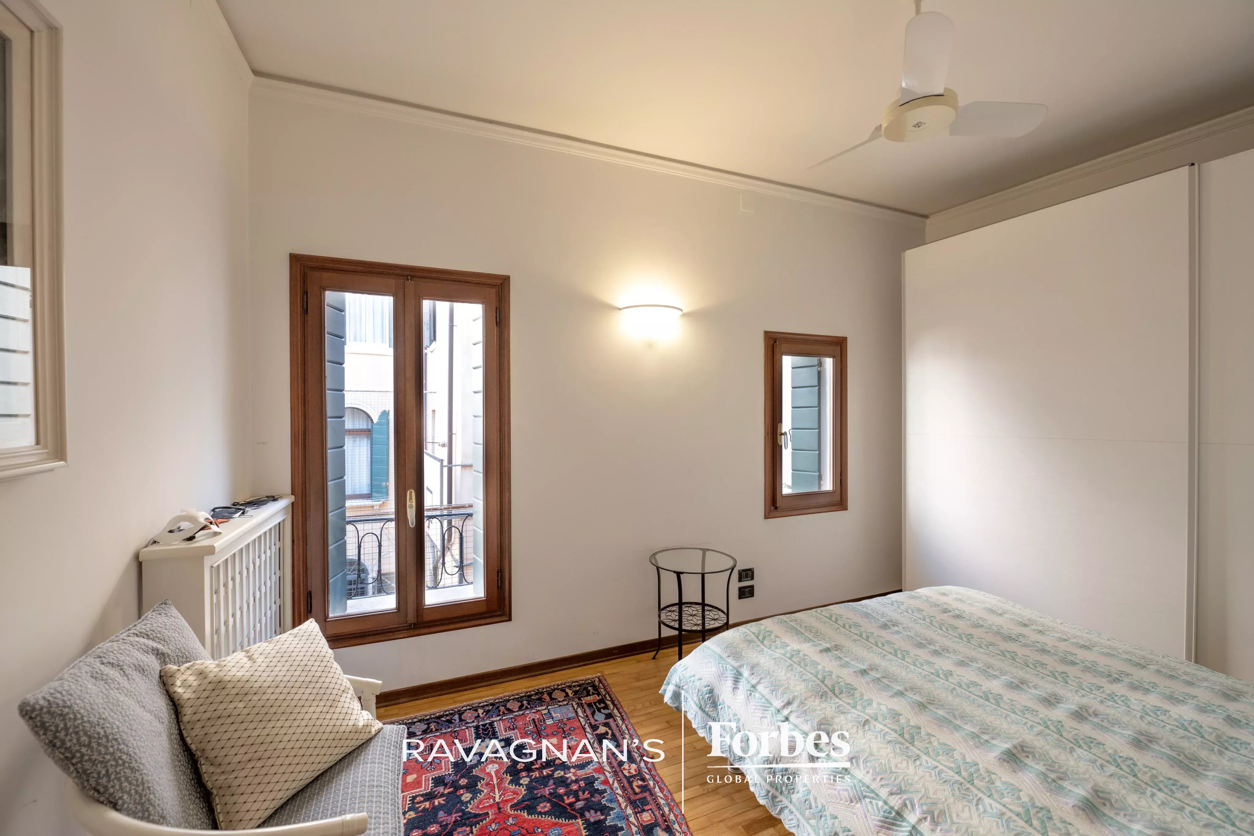 Prestigioso Appartamento con Ingresso Indipendente a Rialto
