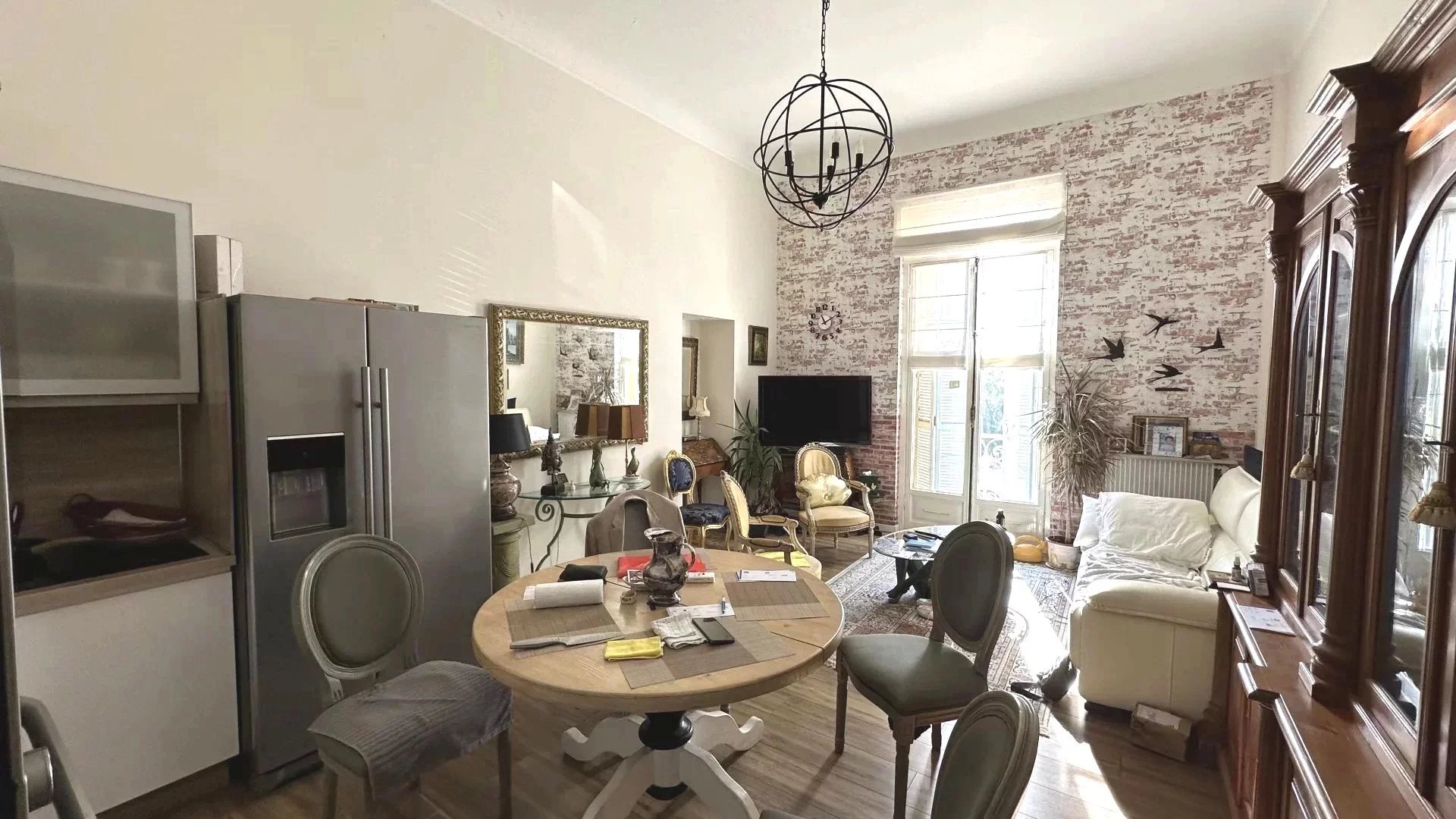 MENTON QUARTIER RIVIERA: VENTE DE LA NUE-PROPRIETE D'UN TRES BEL APPARTEMENT AVEC PARKING