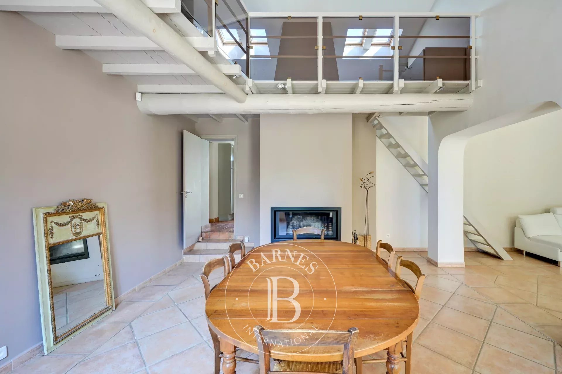 AIX-EN-PROVENCE – FIGONS AREA – SINGLE-STOREY HOUSE 220 SQM – 3 BEDROOMS – SWIMMING POOL – 3,000 SQM GARDEN