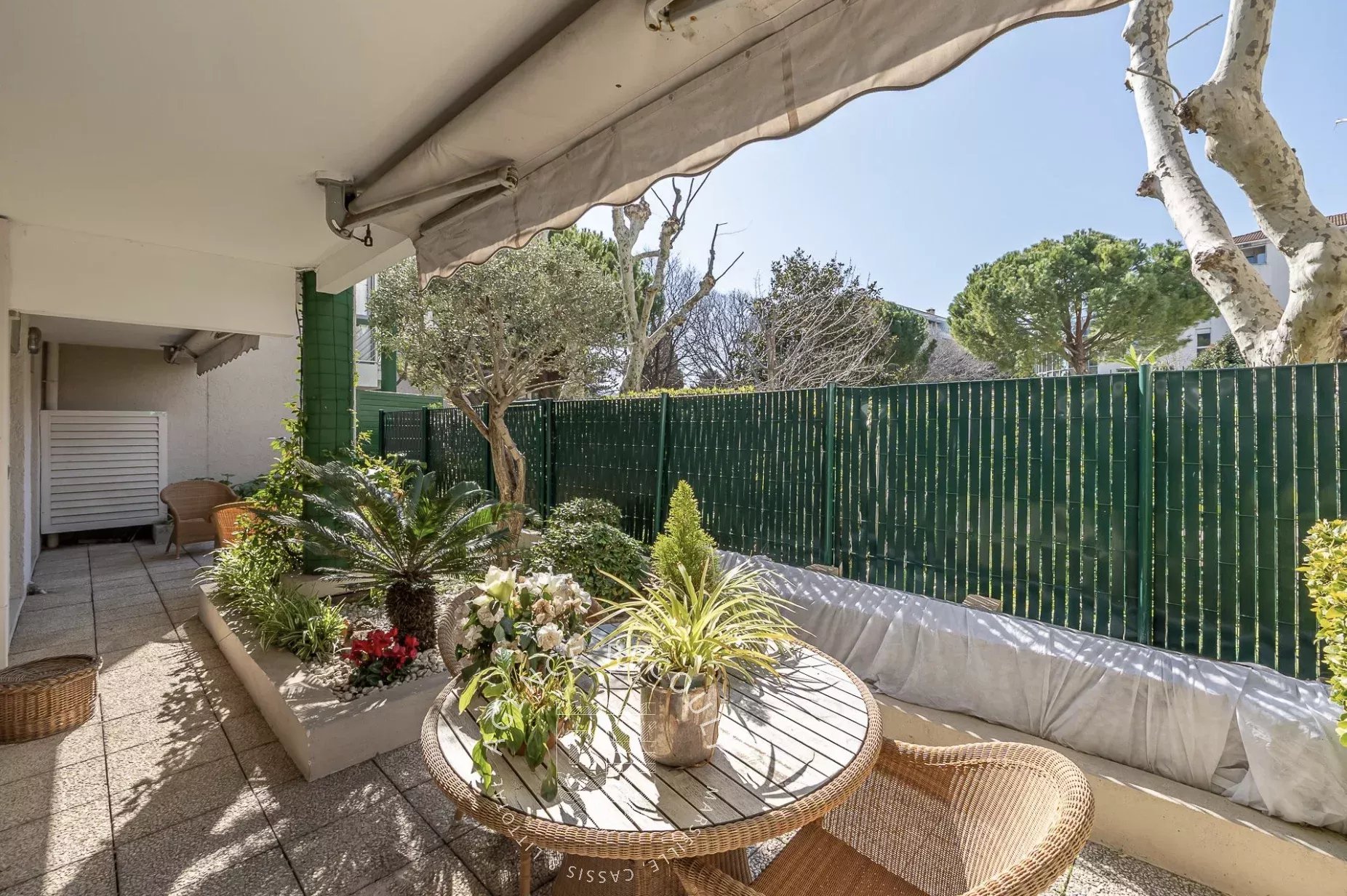 APPARTEMENT T2/3 AVEC TERRASSE - RÉSIDENCE SÉNIORS - 2ÈME PRADO - 13008 MARSEILLE