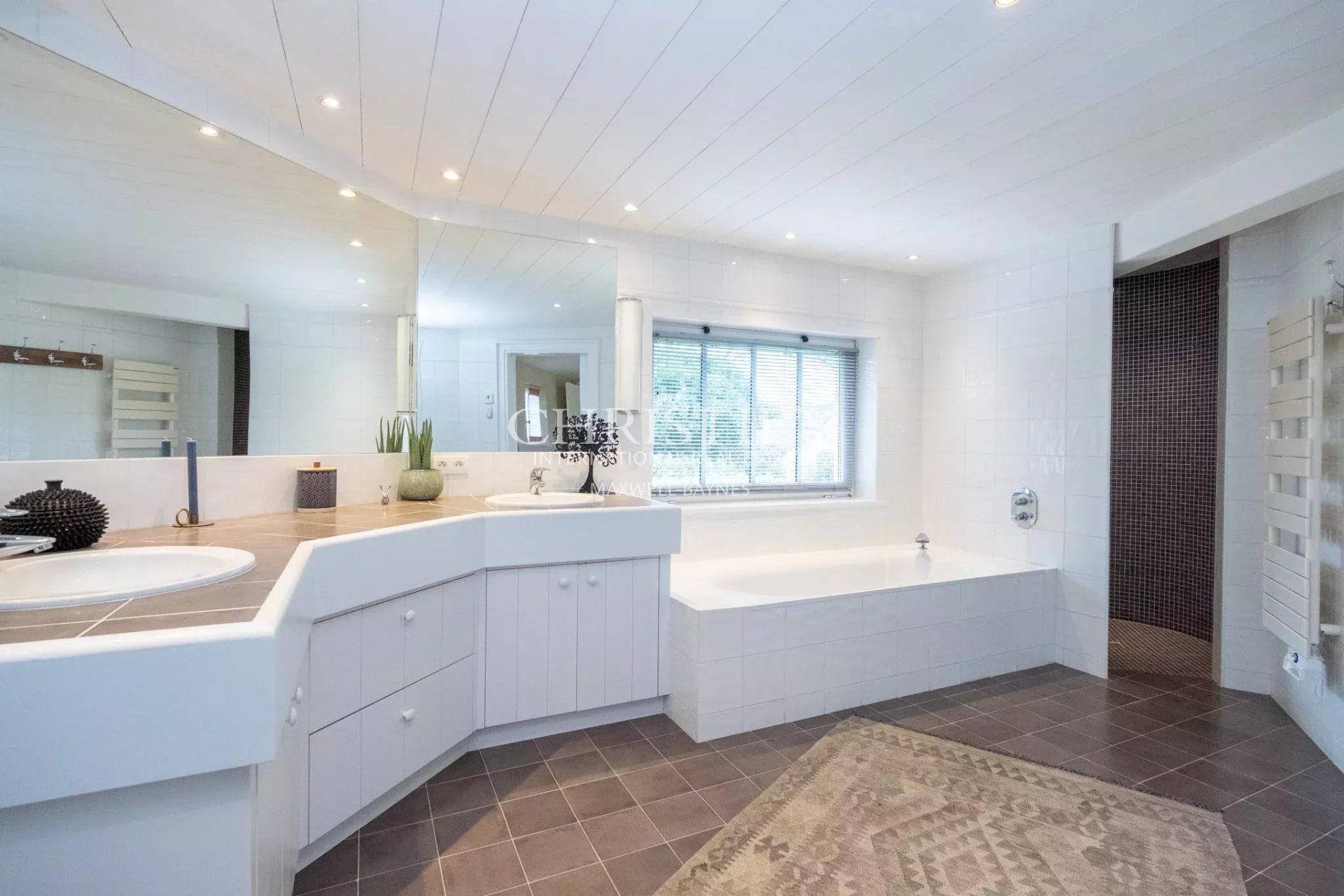 4 Bedroom Villa/Townhouse's Image 11