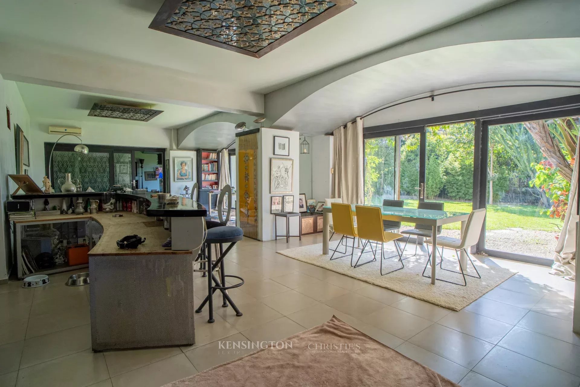 6 Bedroom Villa/Townhouse's Image 34