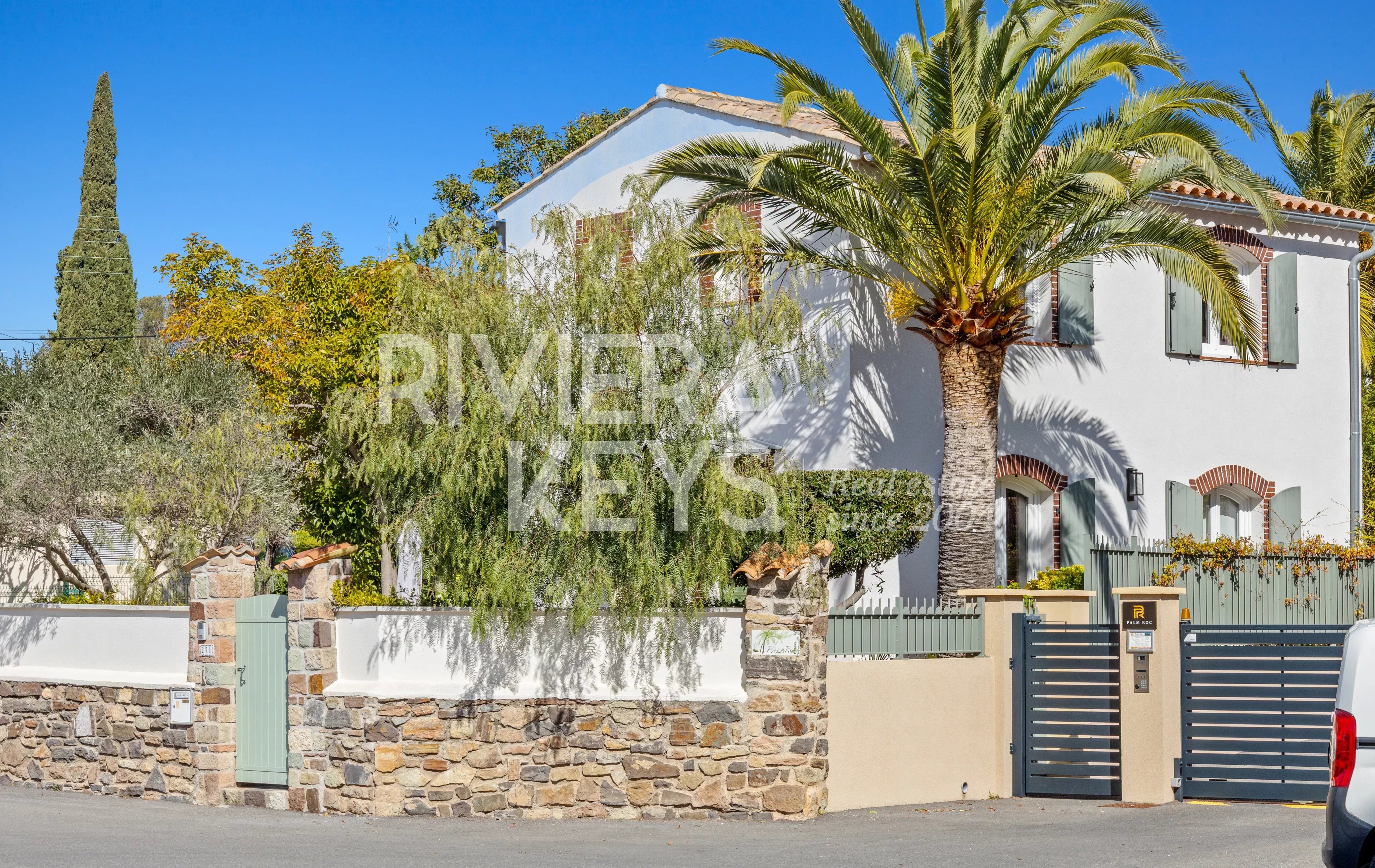 SAINT-RAPHAËL – Les Plaines Notre-Dame : Maison 3 pièces rénovée de 81 m² avec jacuzzi