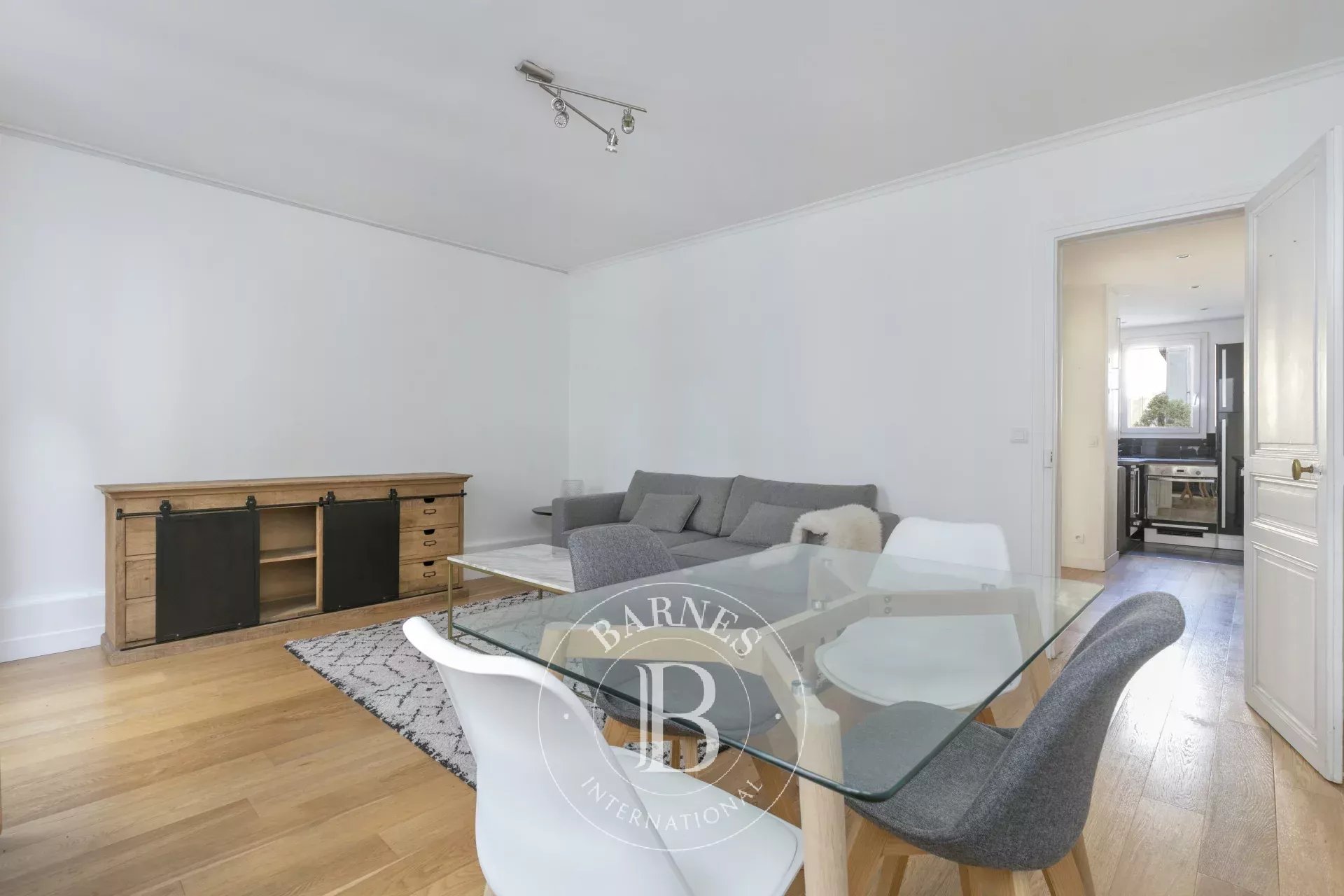 Daire Levallois-Perret