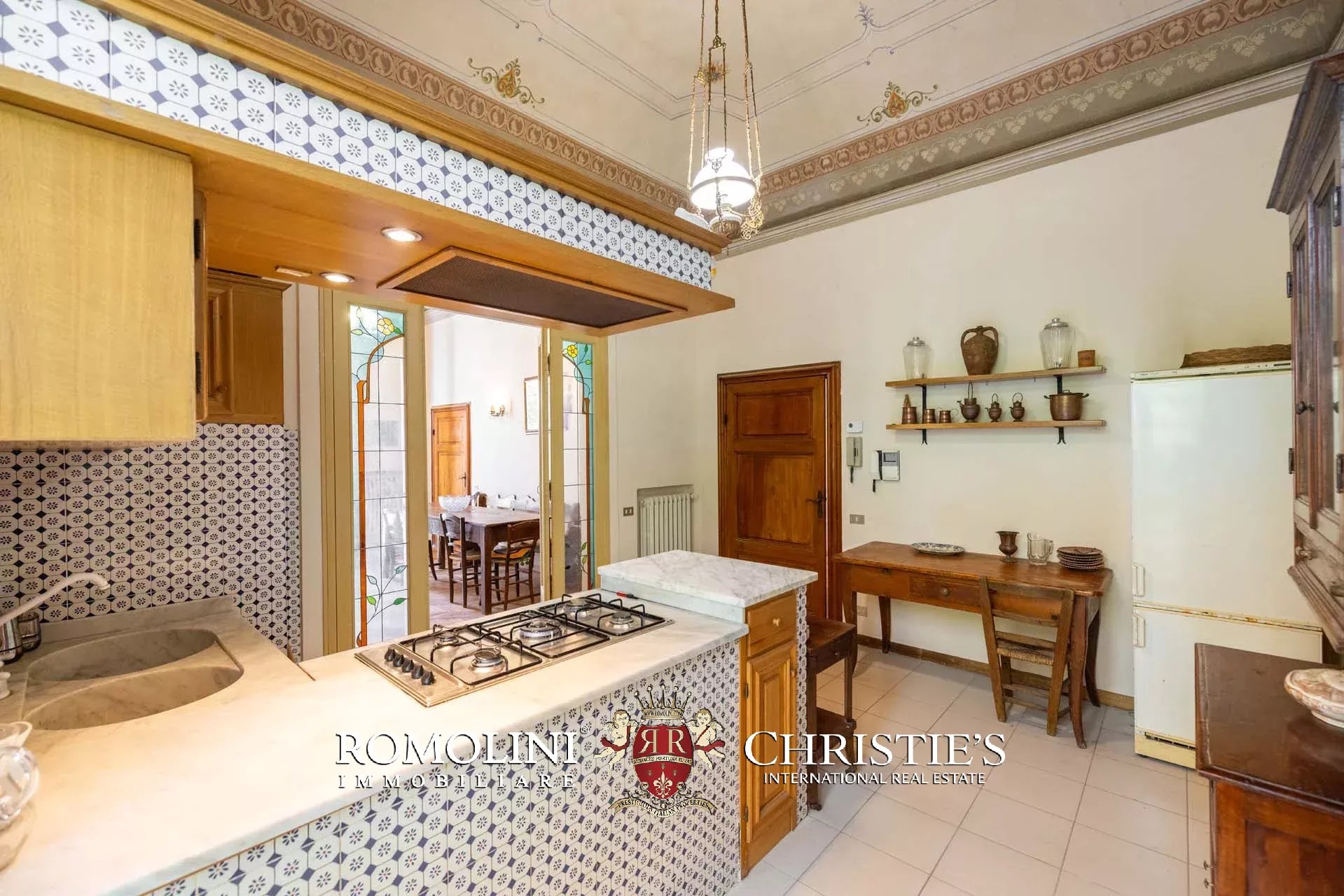 6 Bedroom Villa/Townhouse's Image 13