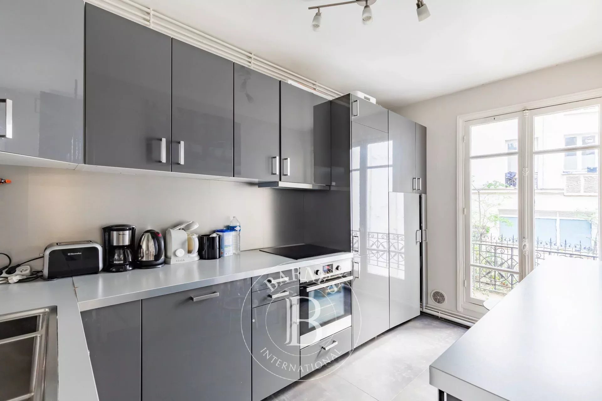 Daire Paris 18ème - picture 8