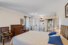 Roquebrune-Cap-Martin - Exceptional villa with panoramic sea view — photo 6 of 6