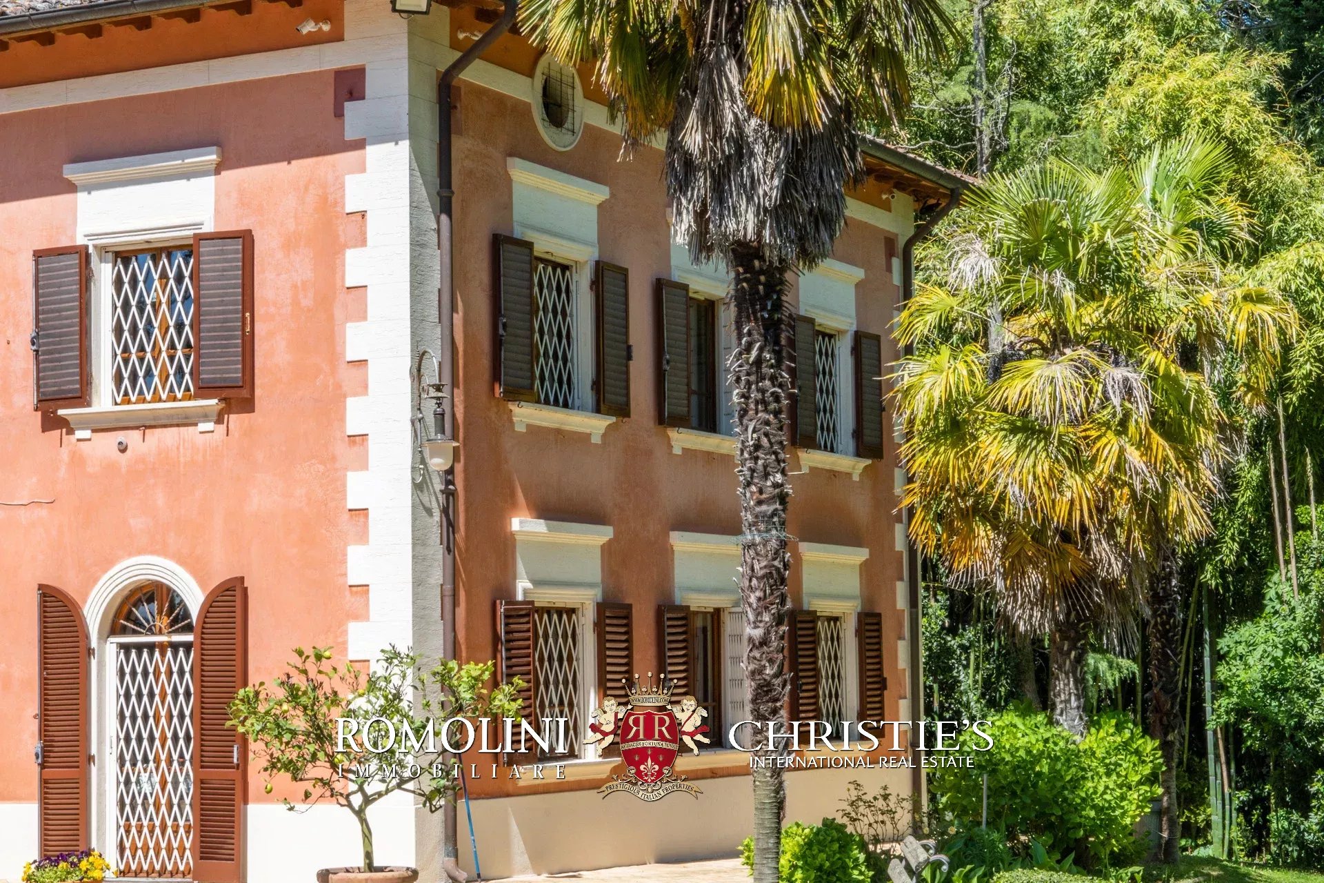 8 Bedroom Villa/Townhouse's Image 49