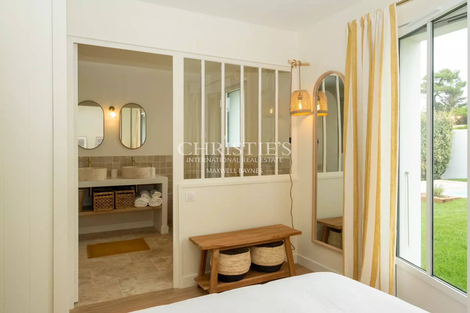 5 Bedroom Villa/Townhouse's Image 9