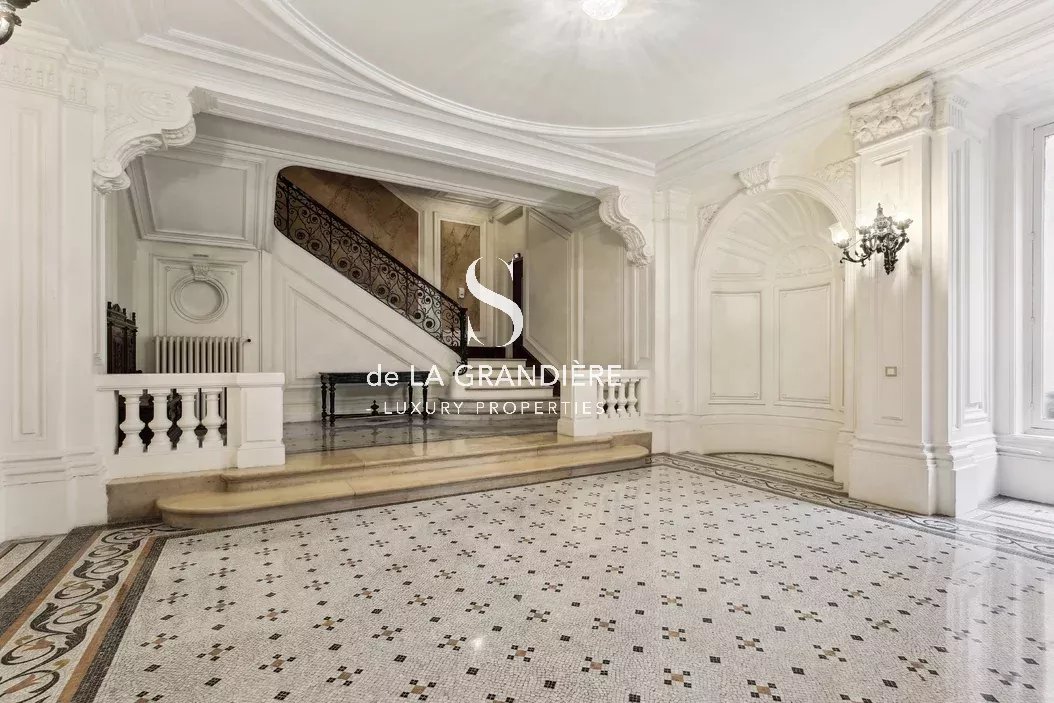 Appartement 175m2 - 6 pièces - Paris 8ème