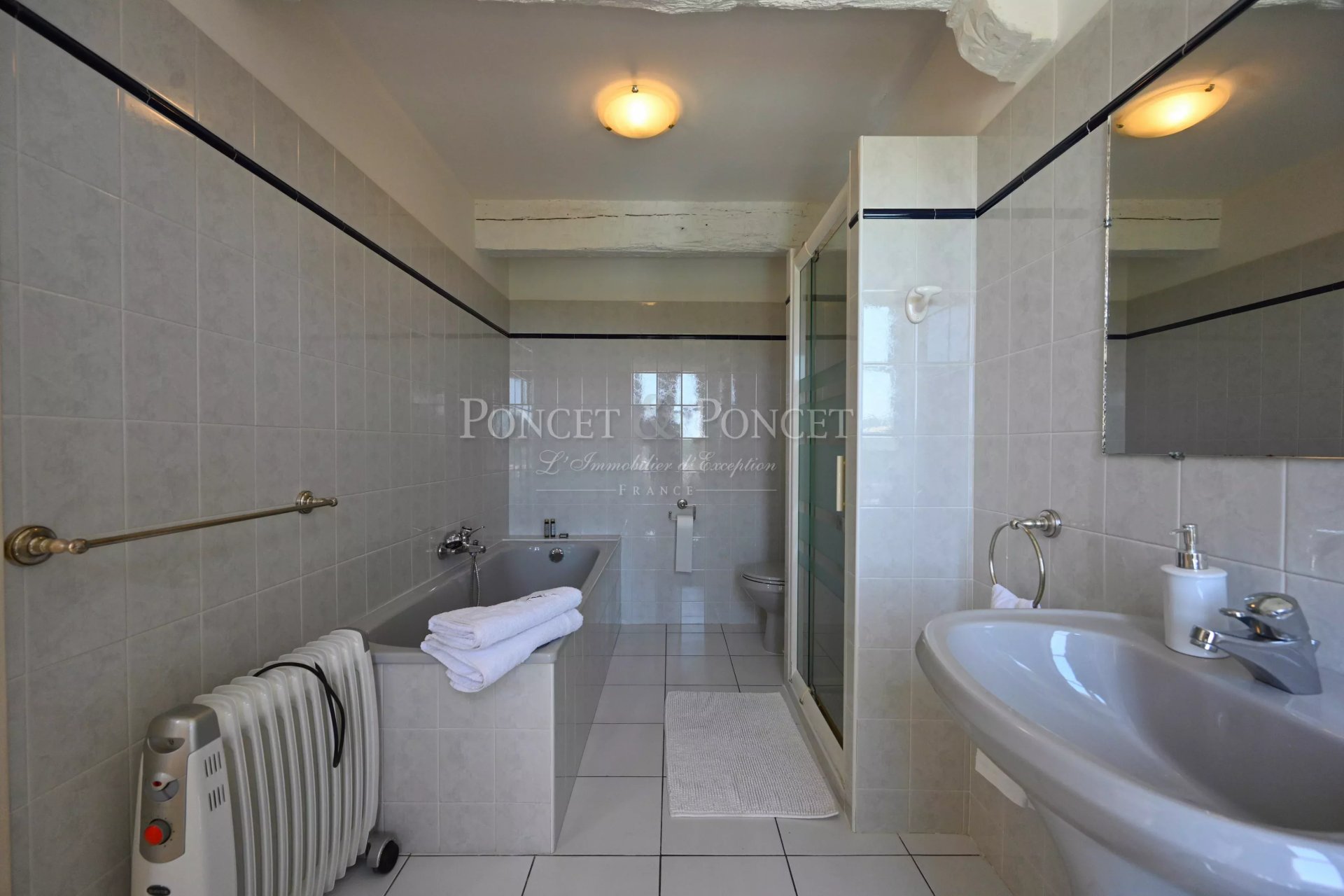 10 Bedroom Villa/Townhouse's Image 18