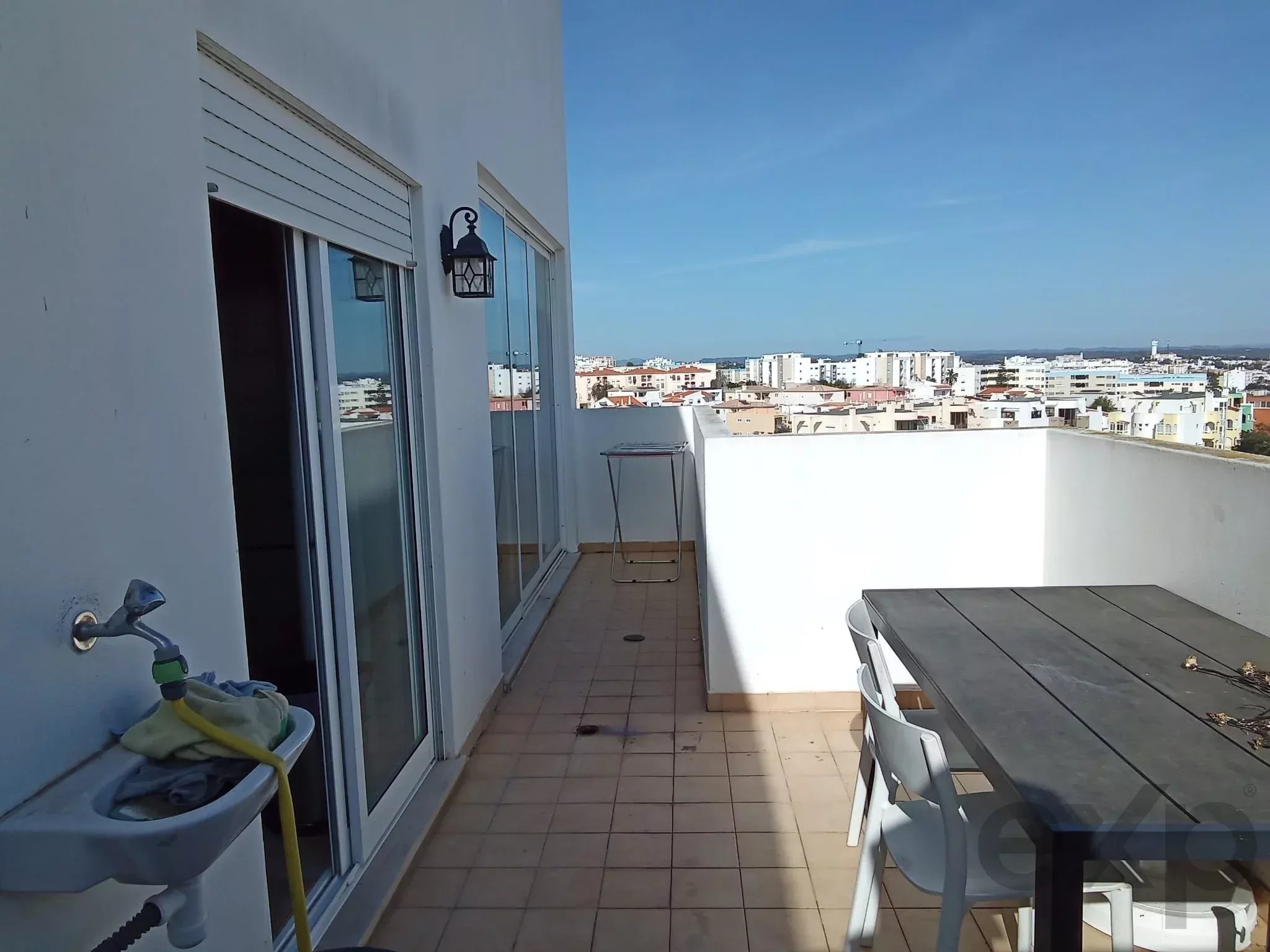 Converted T2 last floor apartment – Alvor, Portimão 8500-451 image 22