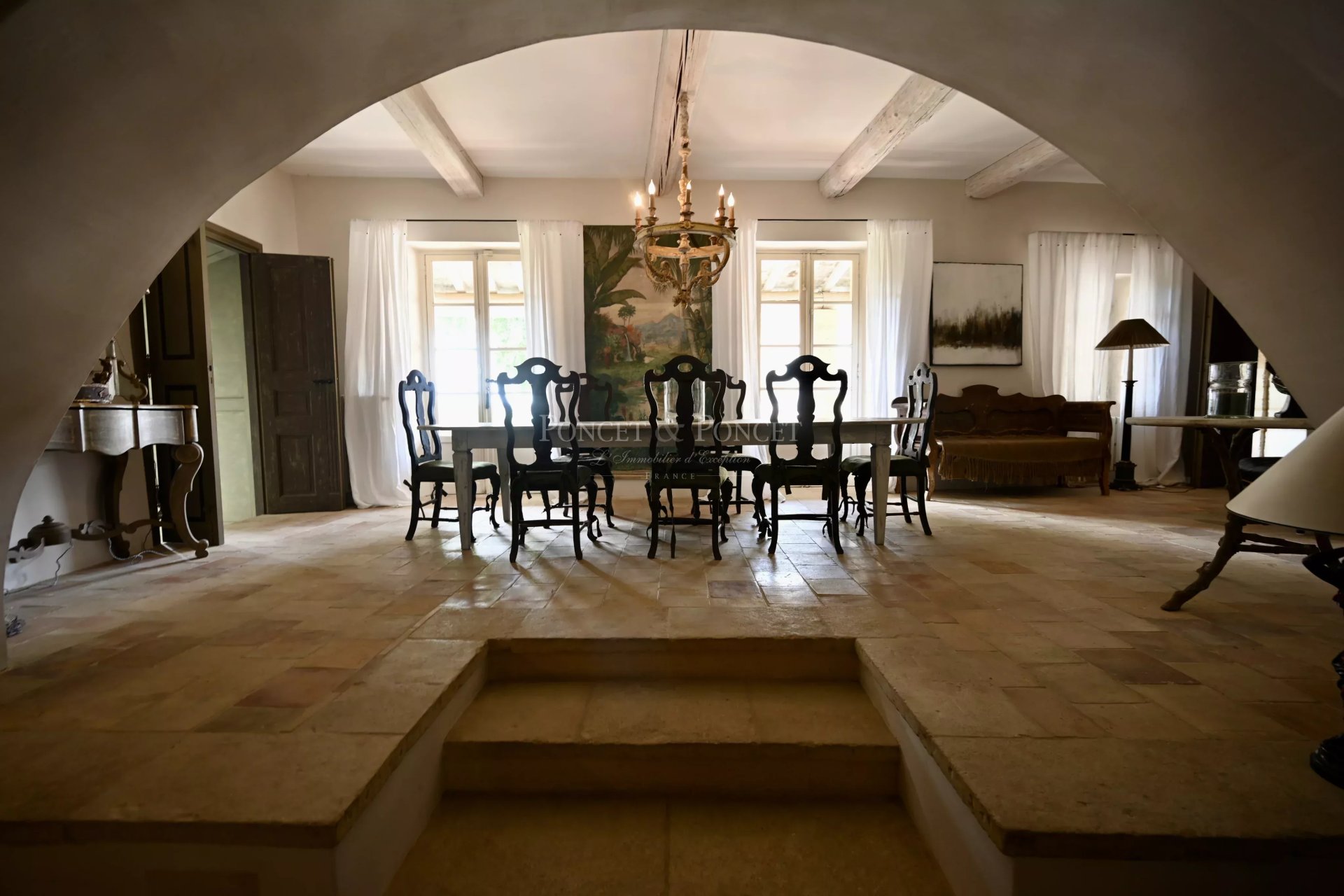 5 Bedroom Villa/Townhouse's Image 8