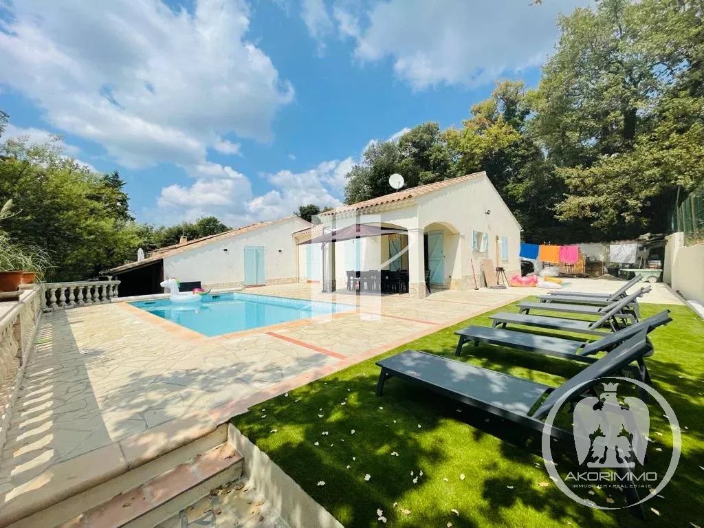 Maison  - 5 pièces  - 100.0 m2 -