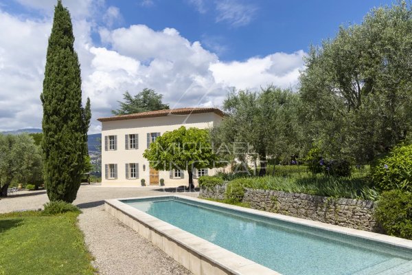 Elegant Bastide with panoramic view — photo 3