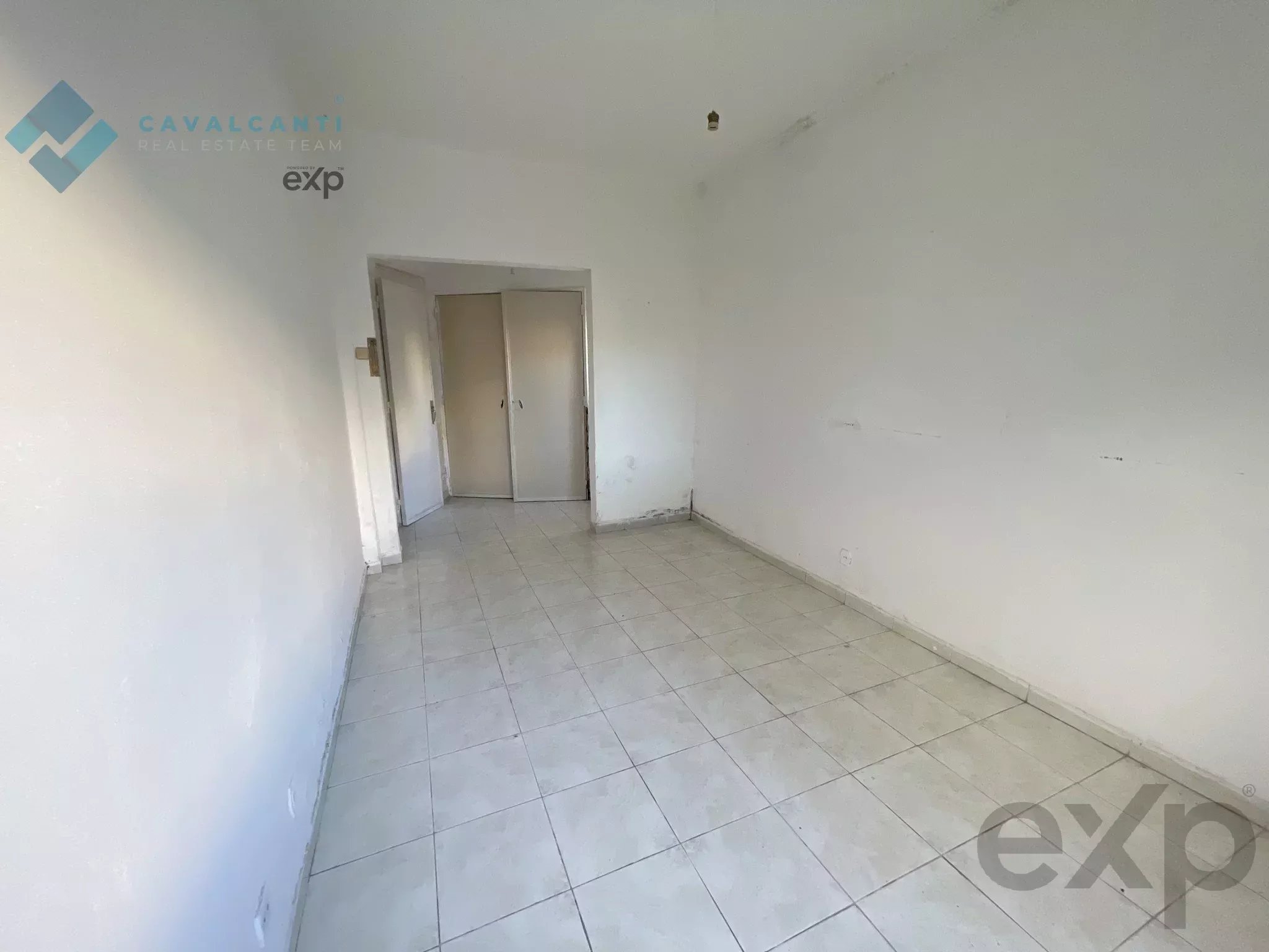 T2 to remodel - Carnaxide | Ideal for own home or investment 2790-005 image 34