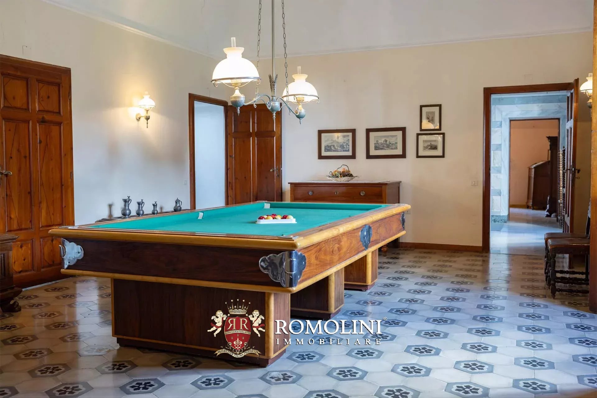 35 Bedroom Vineyard's Image 46