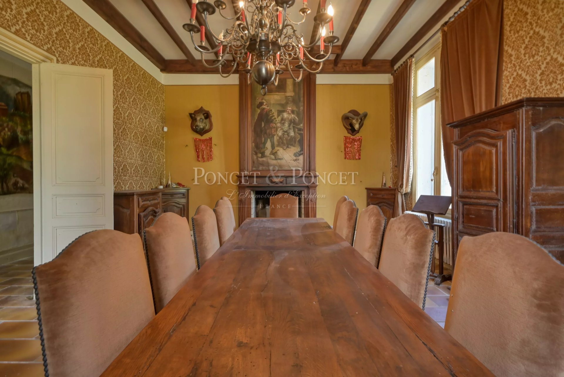 17 Bedroom Vineyard's Image 15