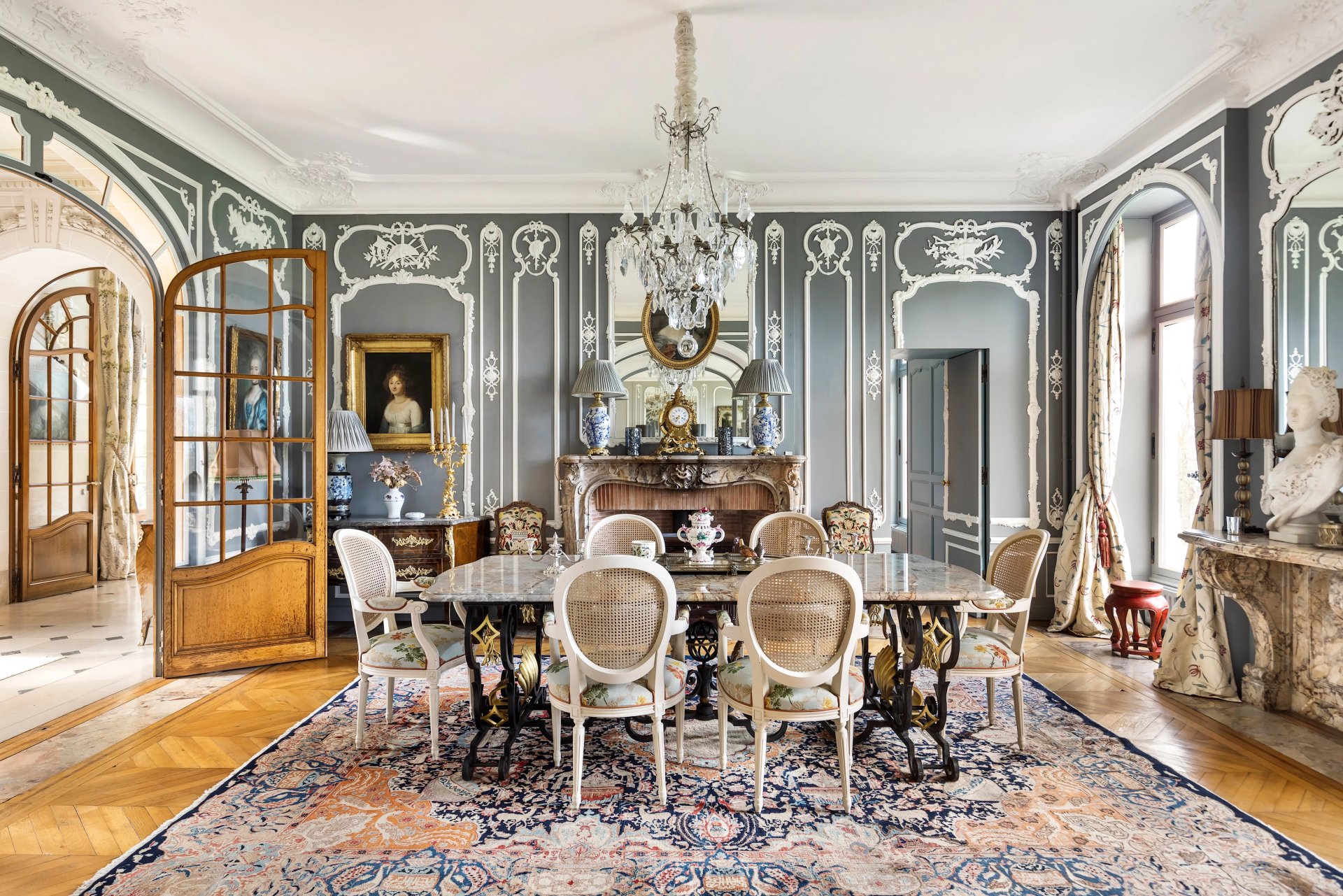 6 Bedroom Chateau's Image 3