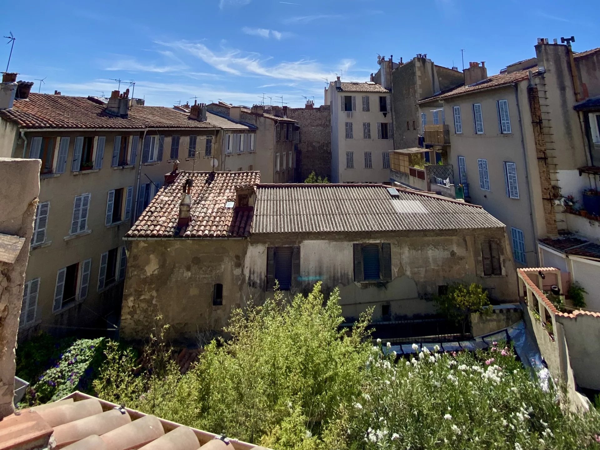 Marseille 6e – Grand T1 rénové – Quartier Lodi