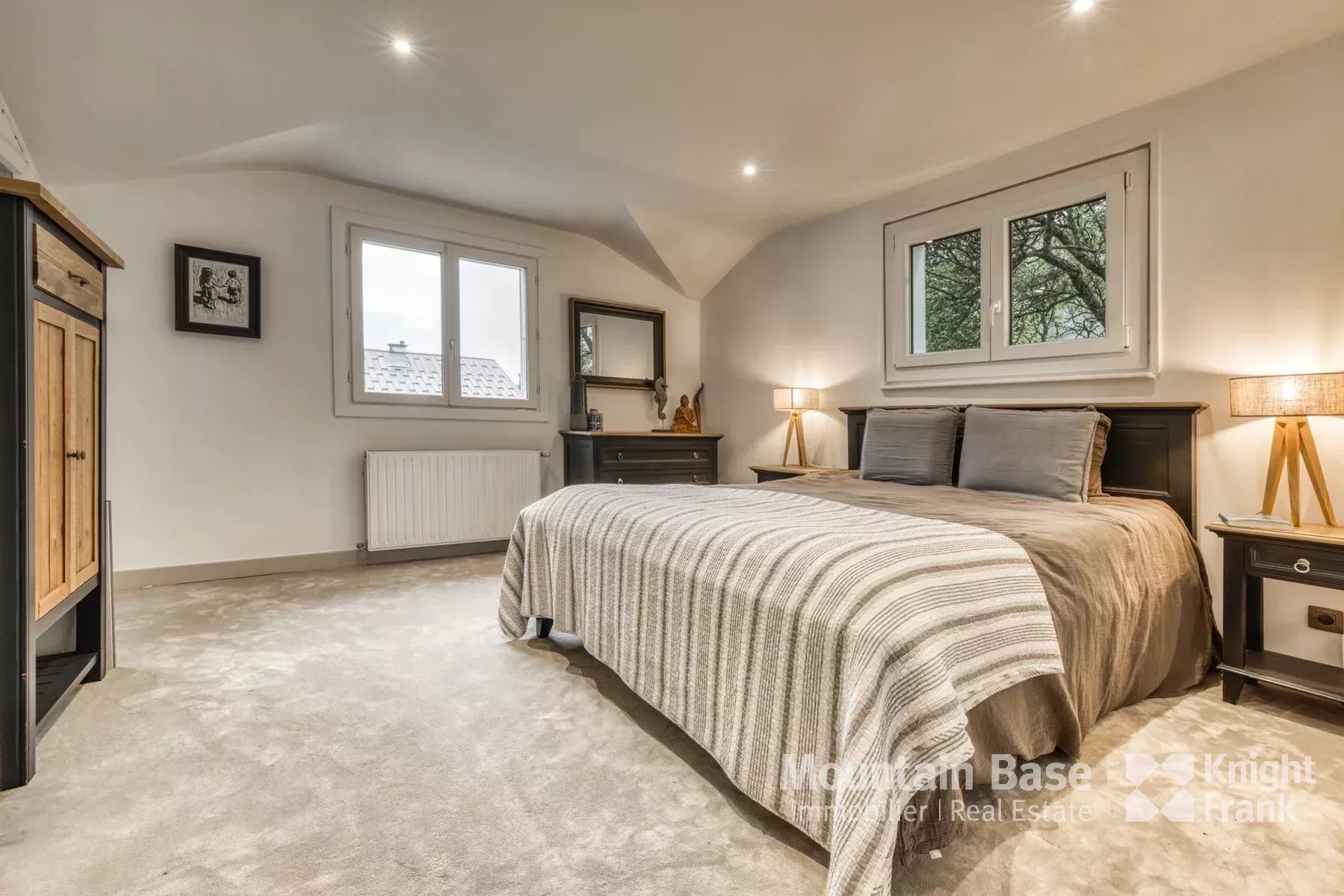 Photo of 5-bedroom house with a good-sized garden situated in Les Bossons