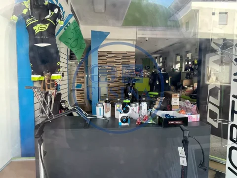 Negozio---Locale-commerciale-in-vendita---Laives-1