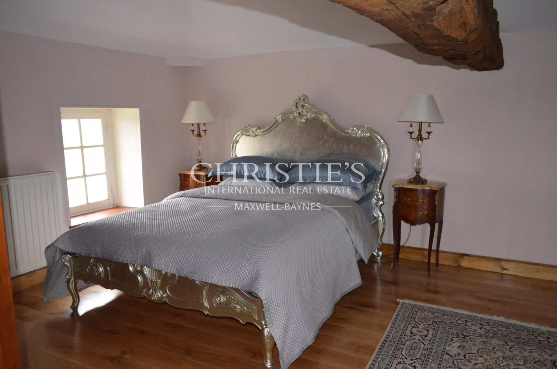 8 Bedroom Vineyard's Image 8